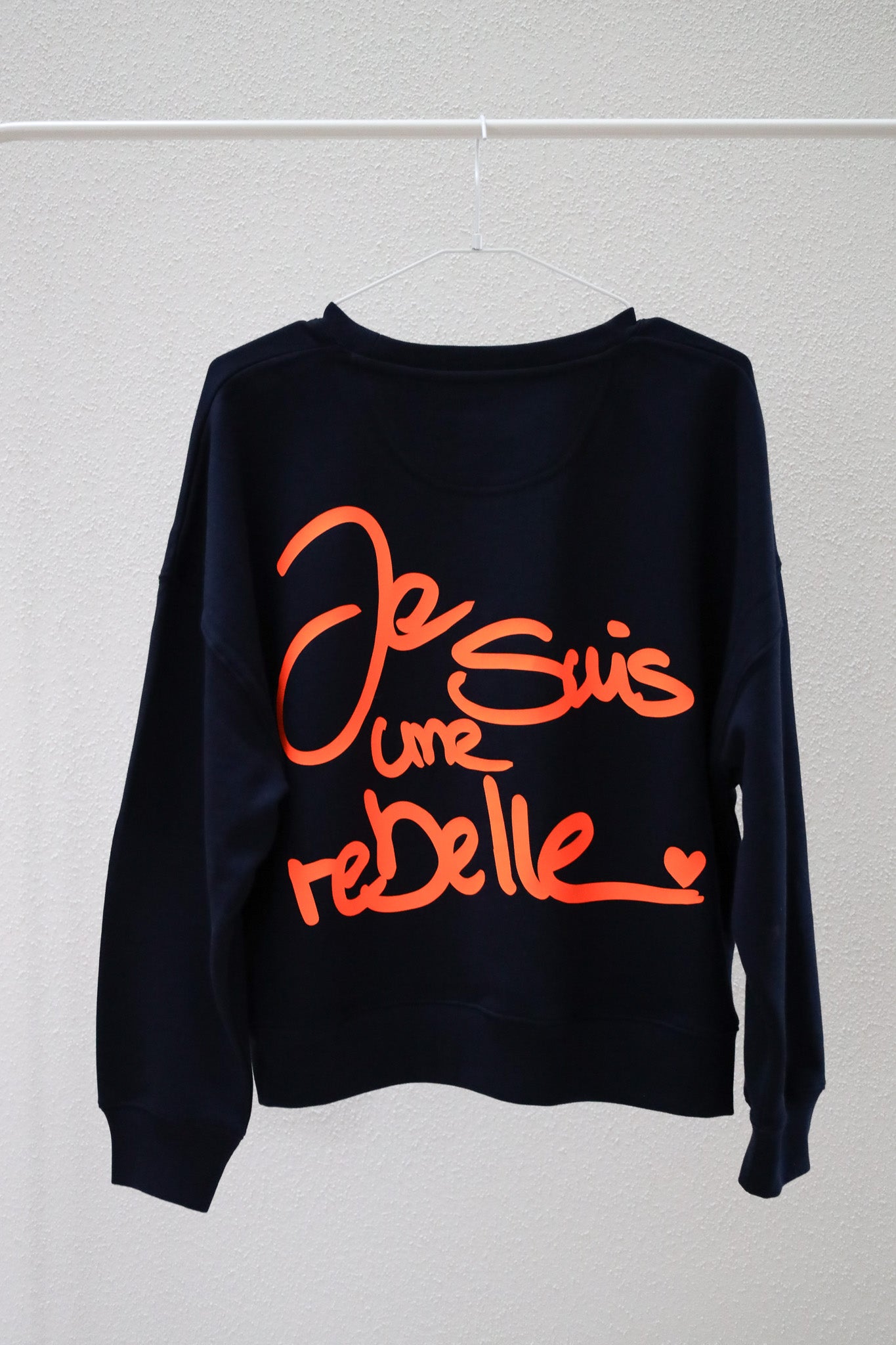 Sweater crop UNE REBELLE navy/ neon orange
