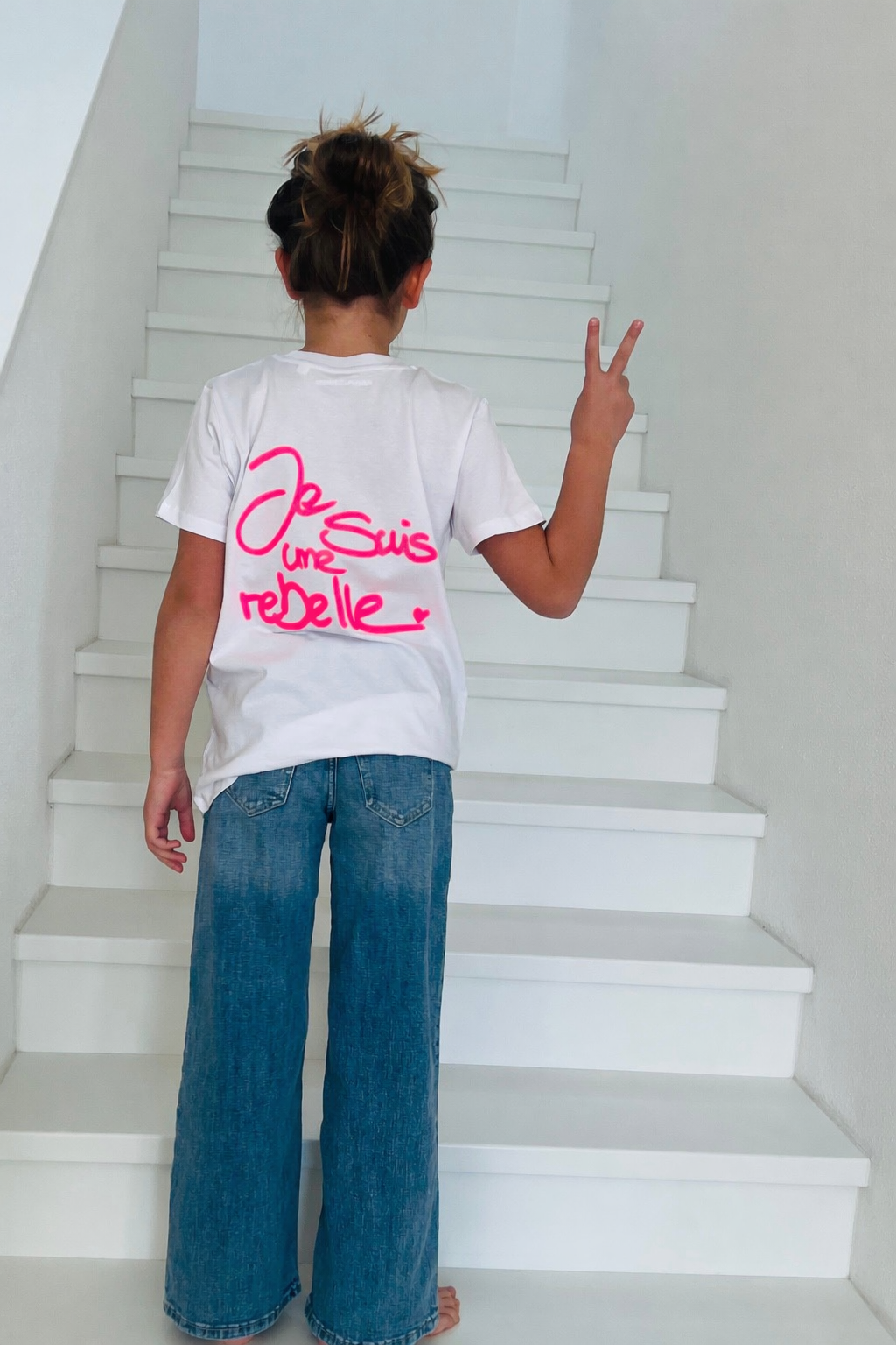 Kids Shirt JE SUIS UNE REBELLE white/ neon pink