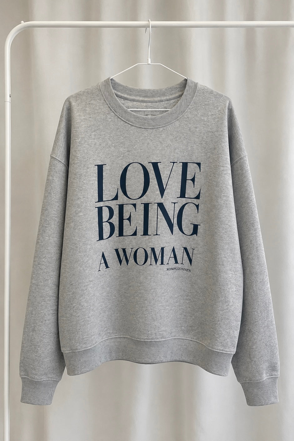 Sweater LOVE BEING A WOMAN