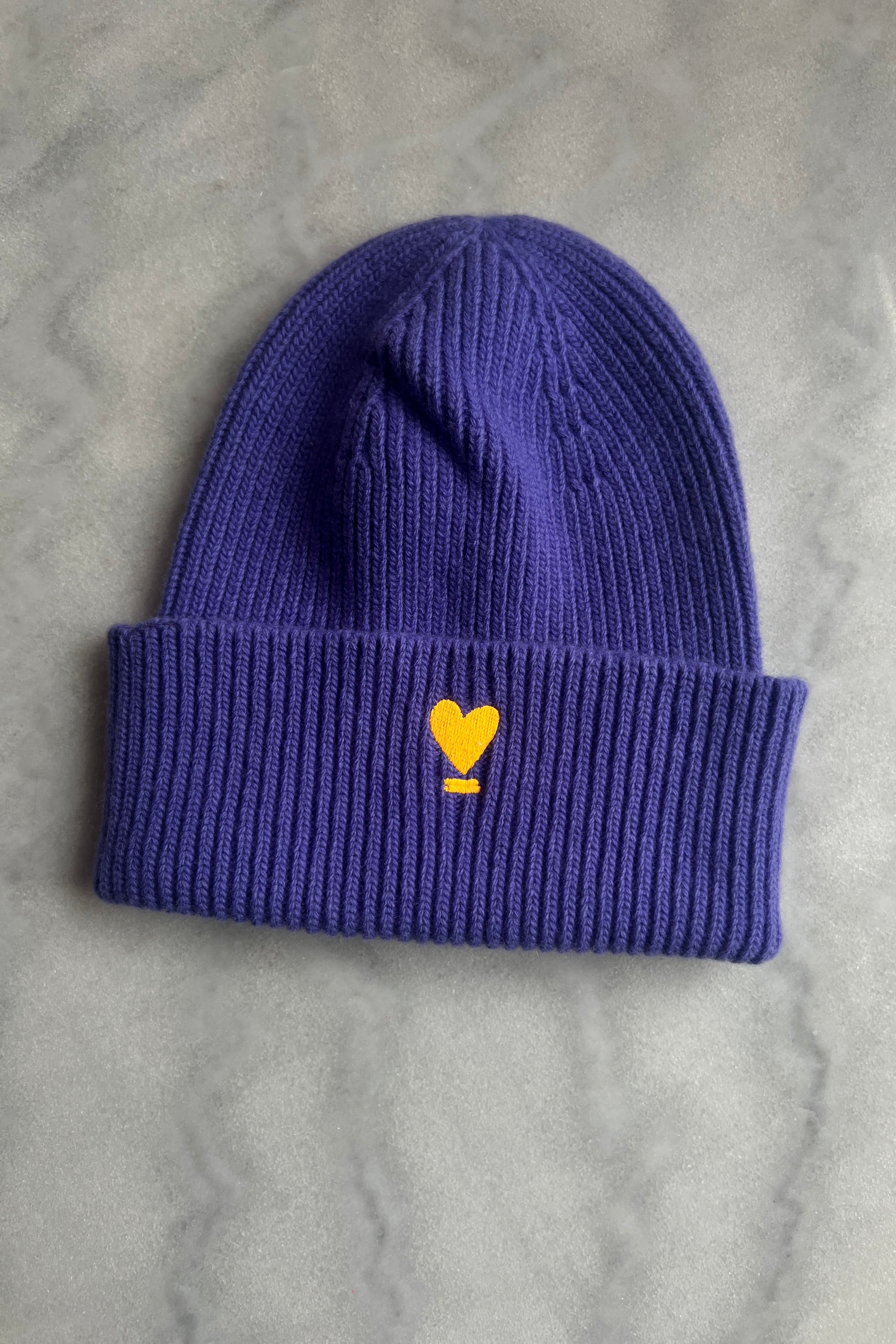 BEANIE WE LIFT LOVE purple/ neon-orange