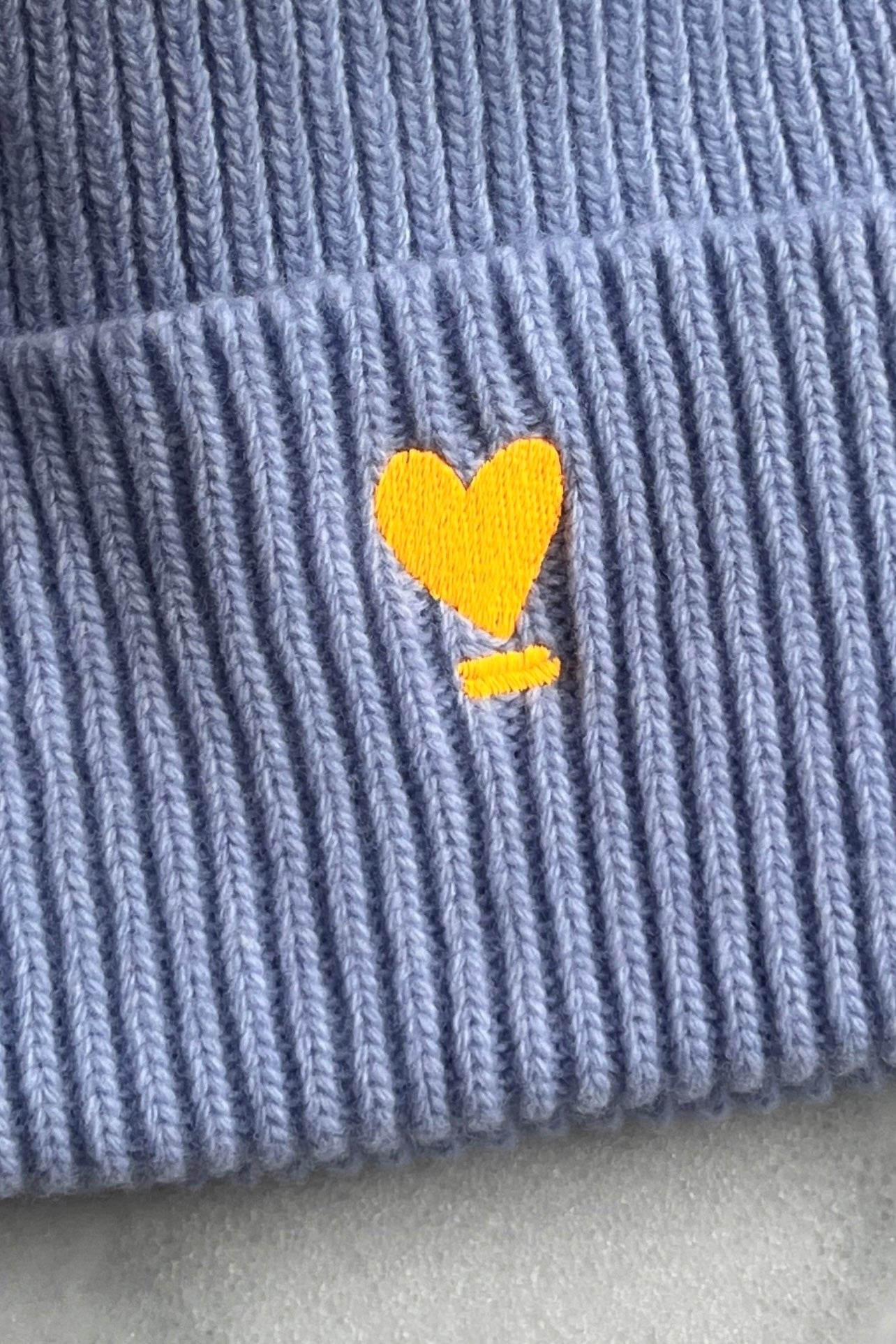 BEANIE WE LIFT LOVE sky-blue/ neon-orange