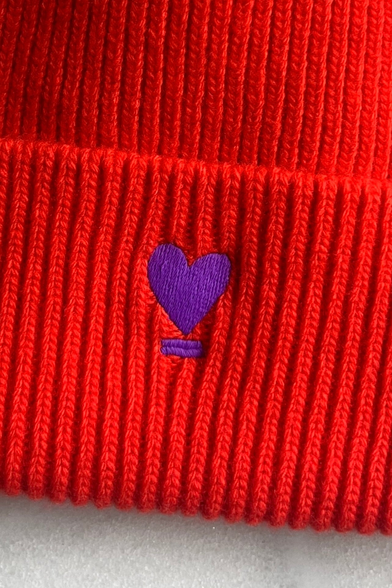 BEANIE WE LIFT LOVE orange-red/ purple