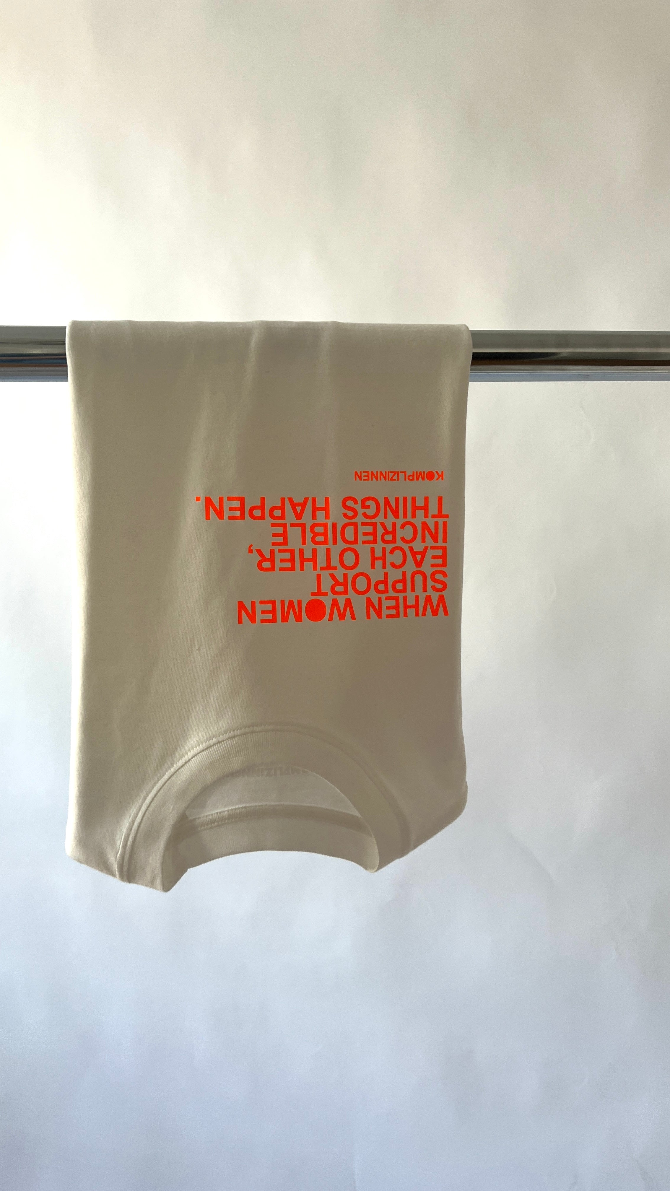 WOMEN Shirt off white/ neon orange