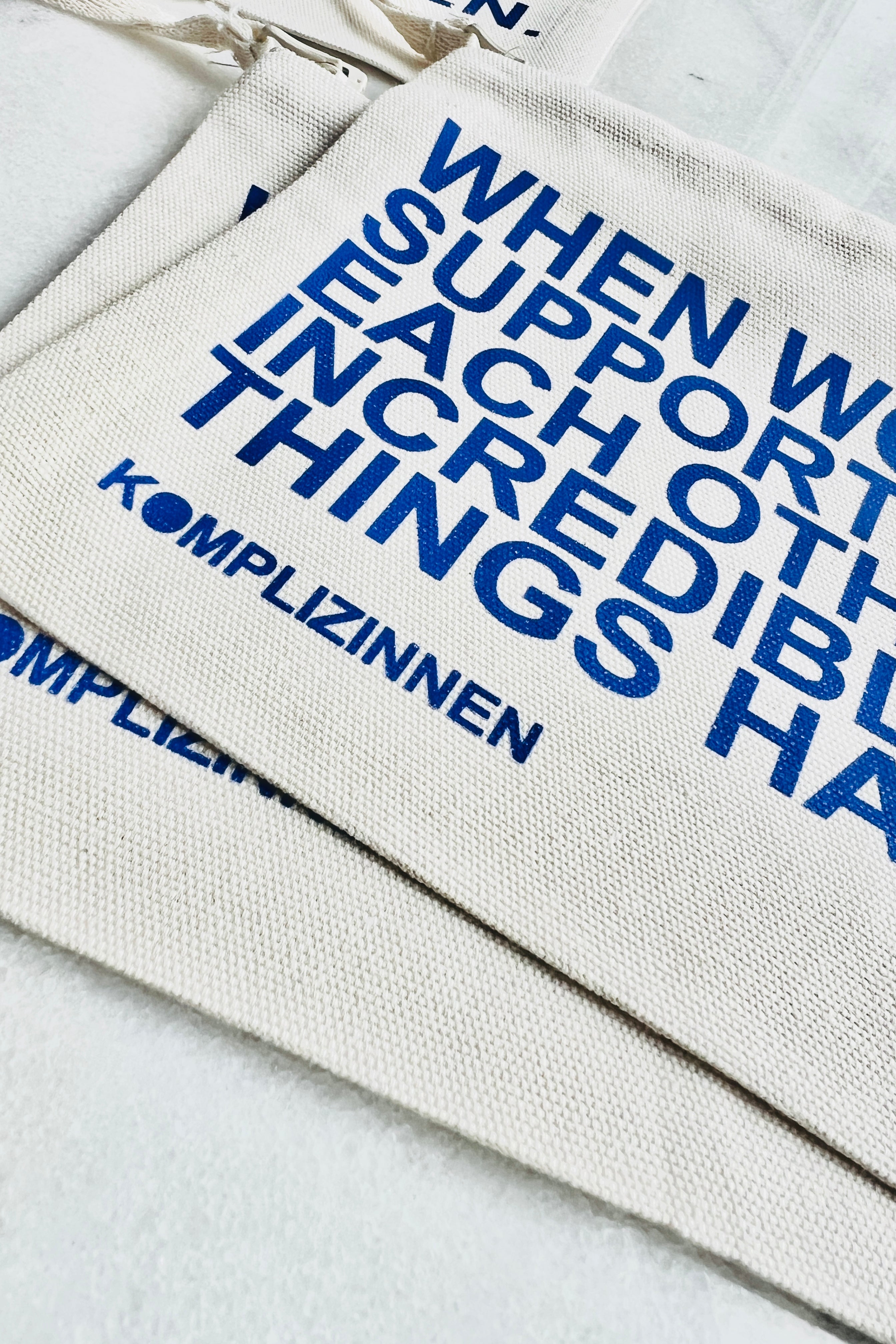 Pouch WOMEN beige/ blue