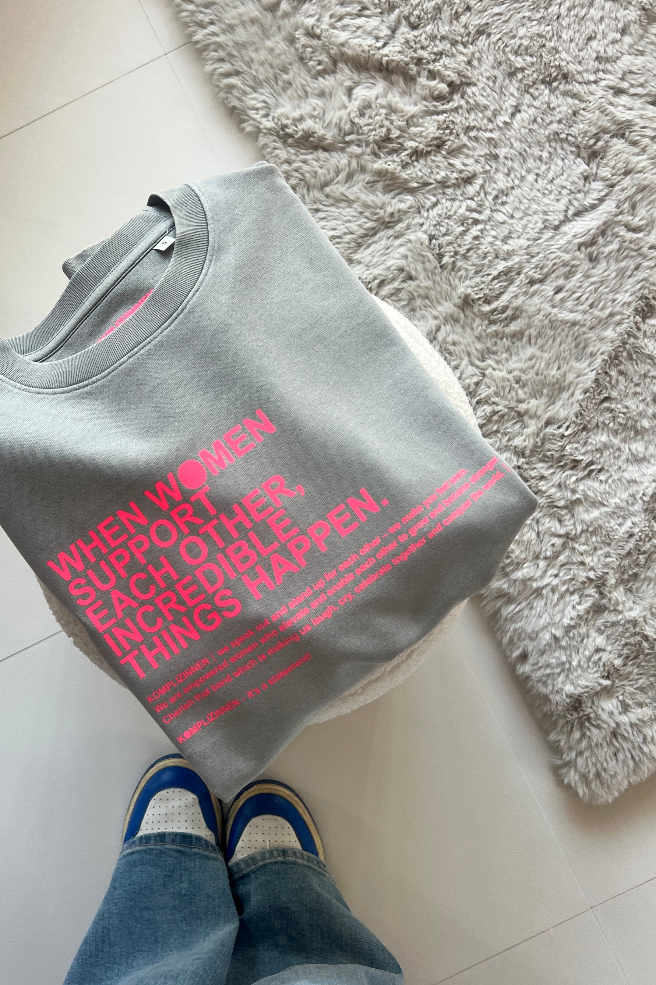 Sweater WOMEN SUPPORT stone grey/ neon pink