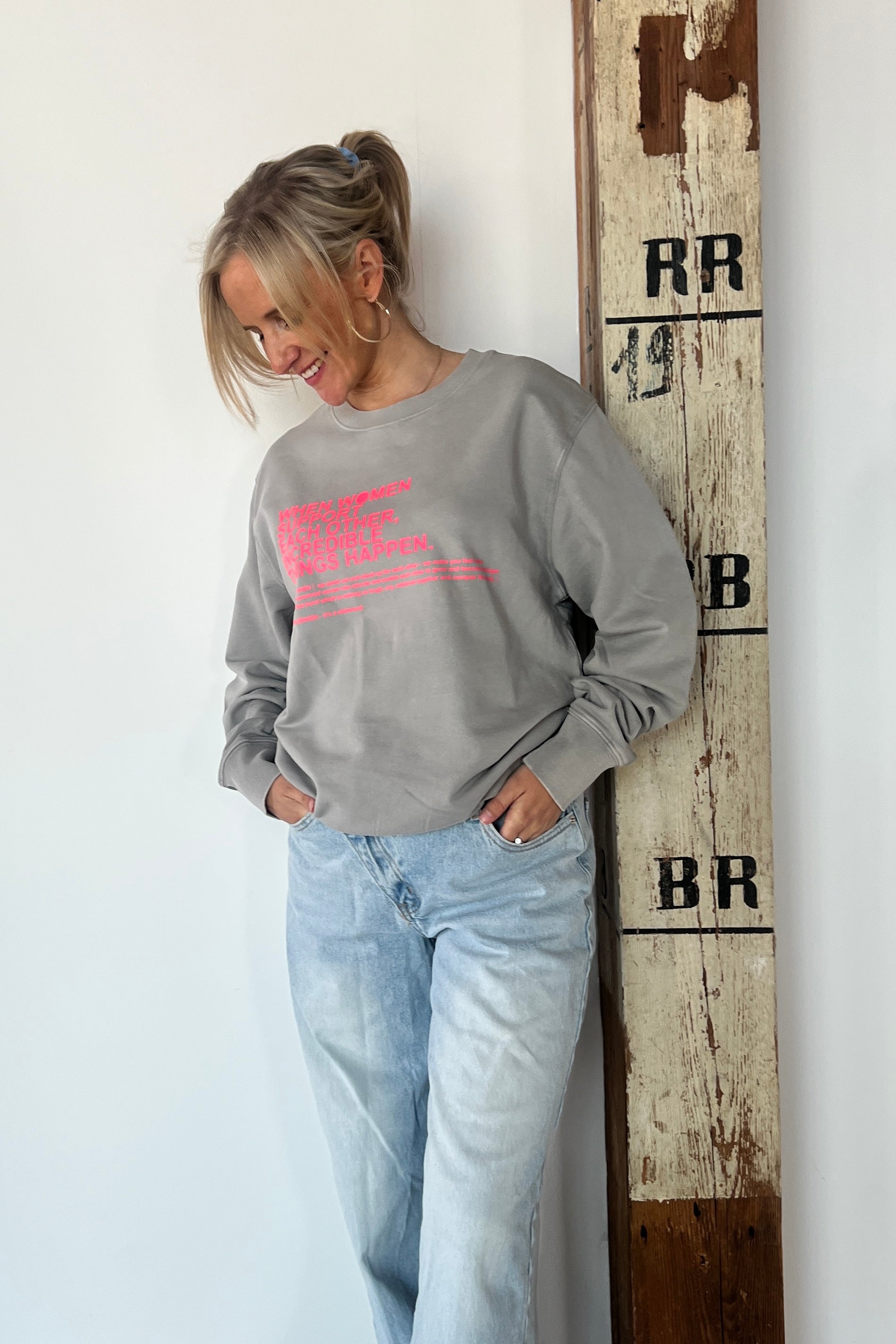 Sweater WOMEN SUPPORT stone grey/ neon pink