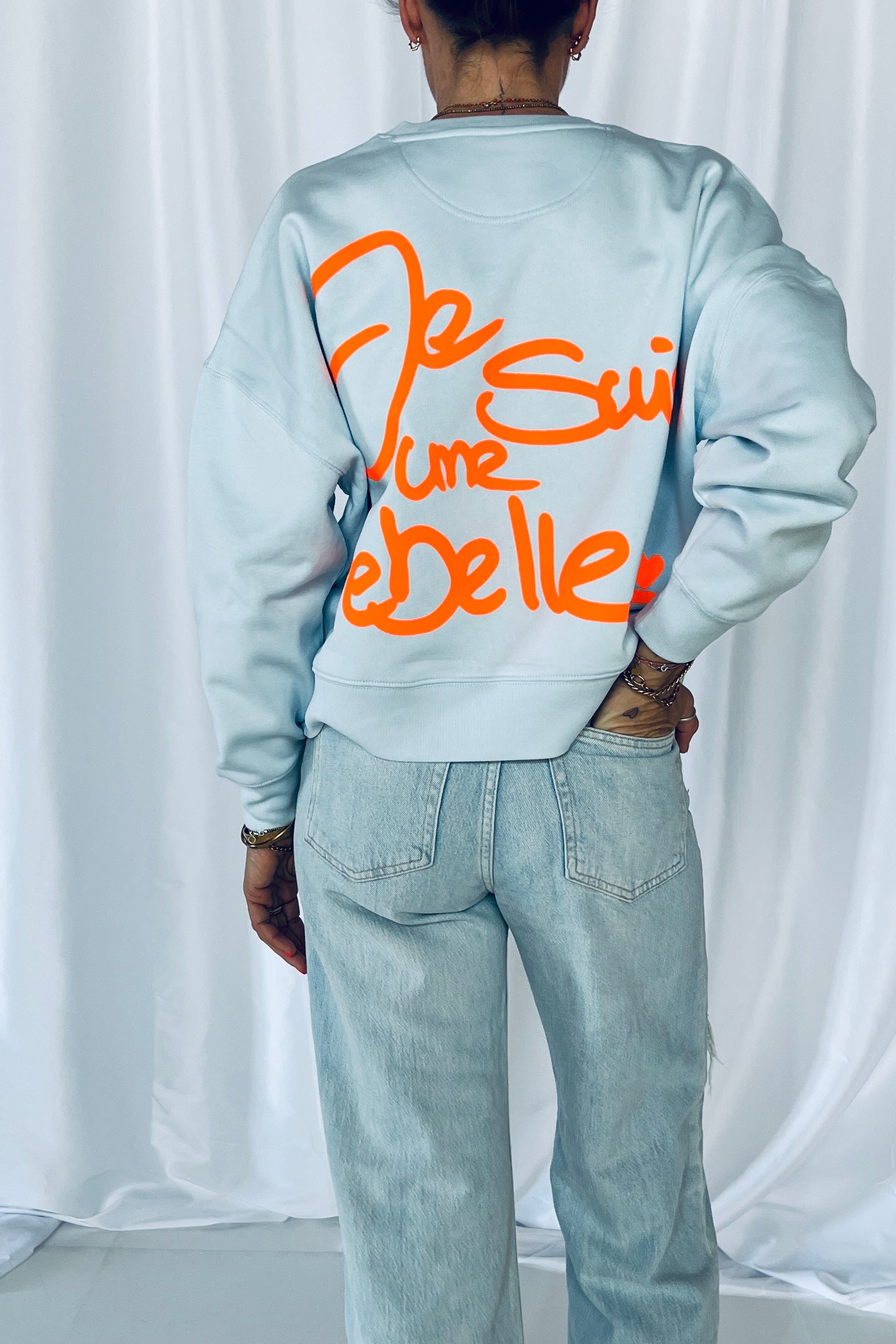 Sweater crop UNE REBELLE sky blue/ neon orange