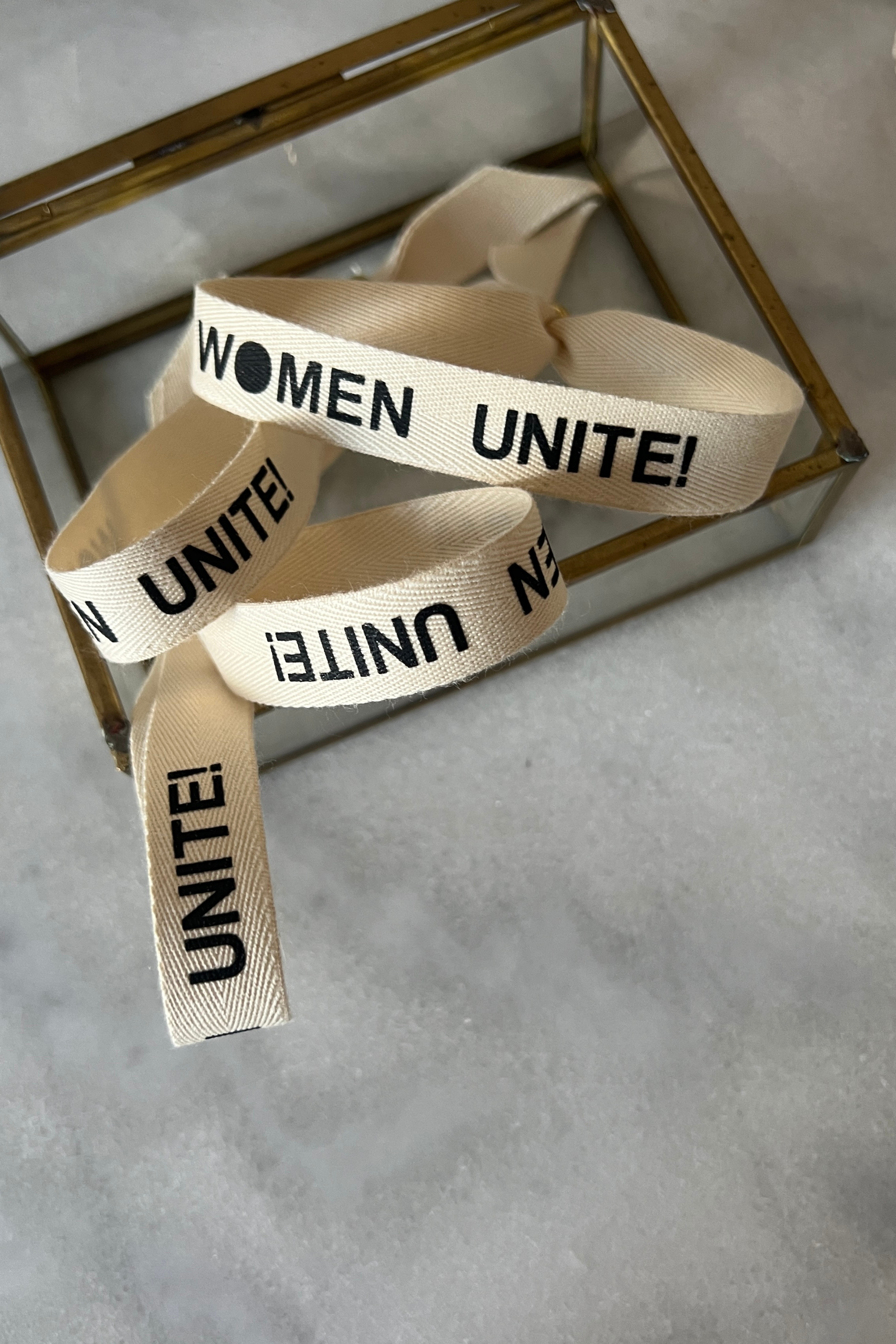 Cotton Armband WOMEN UNITE!