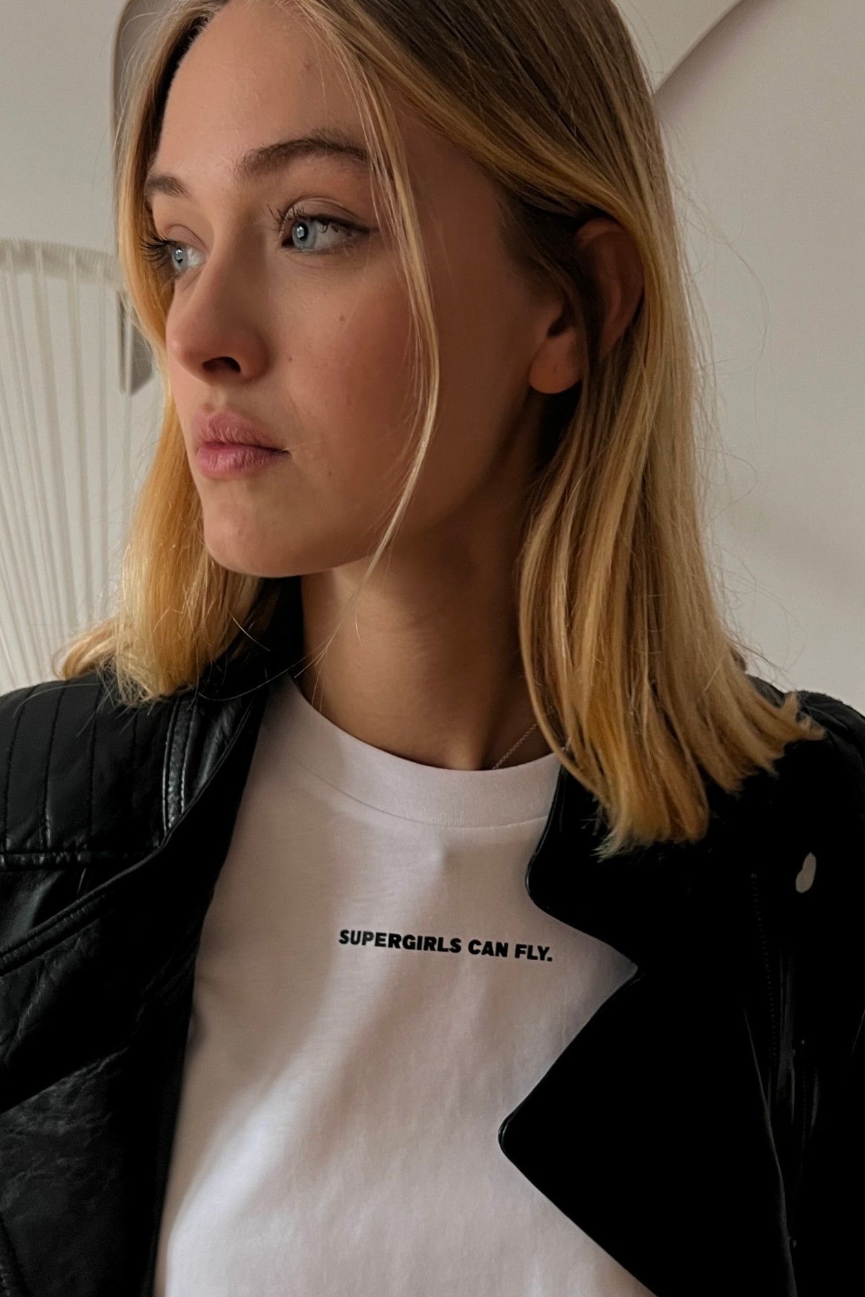 Shirt SUPERGIRLS CAN FLY white/ black
