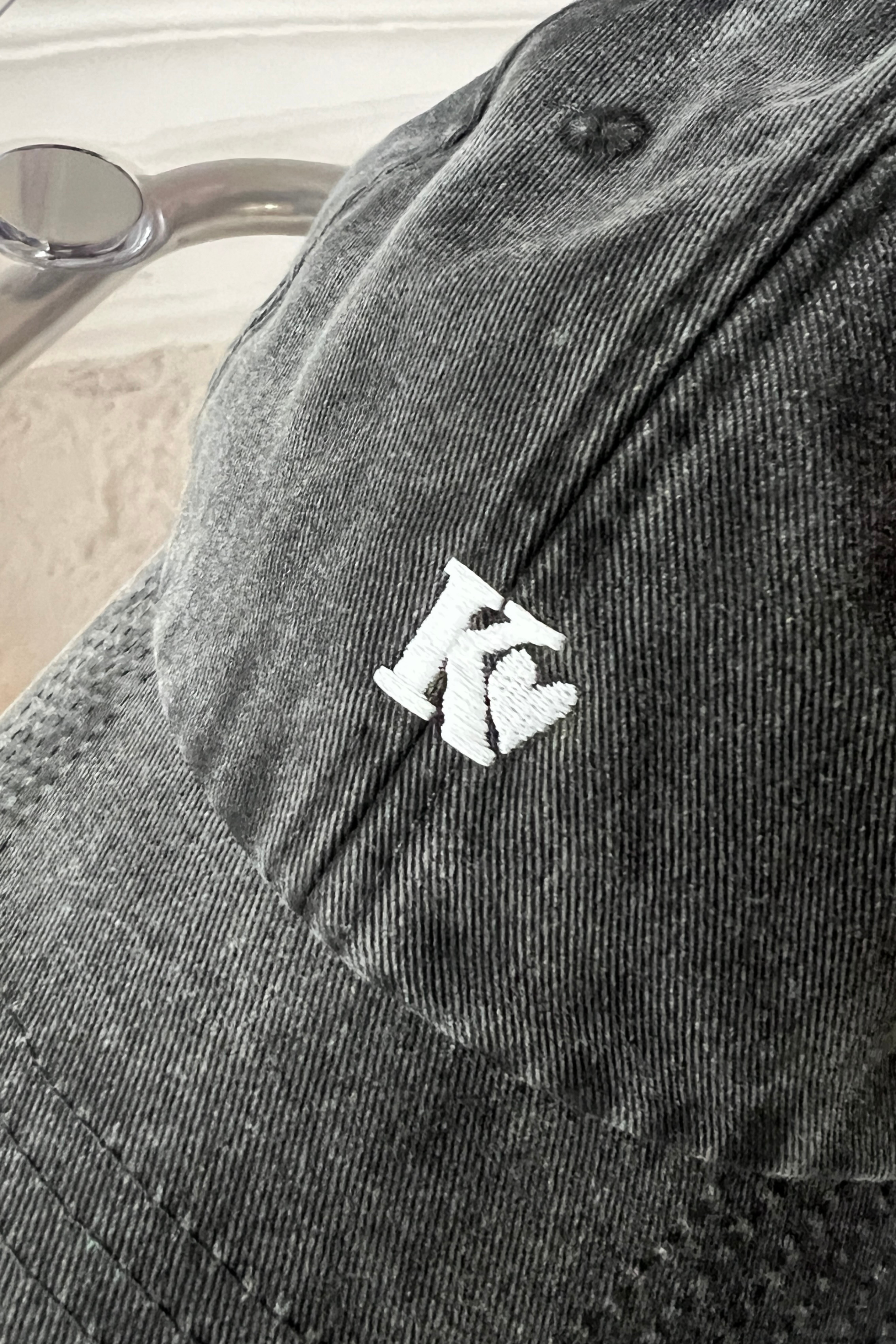 CAP K Love vintage black/ light blue