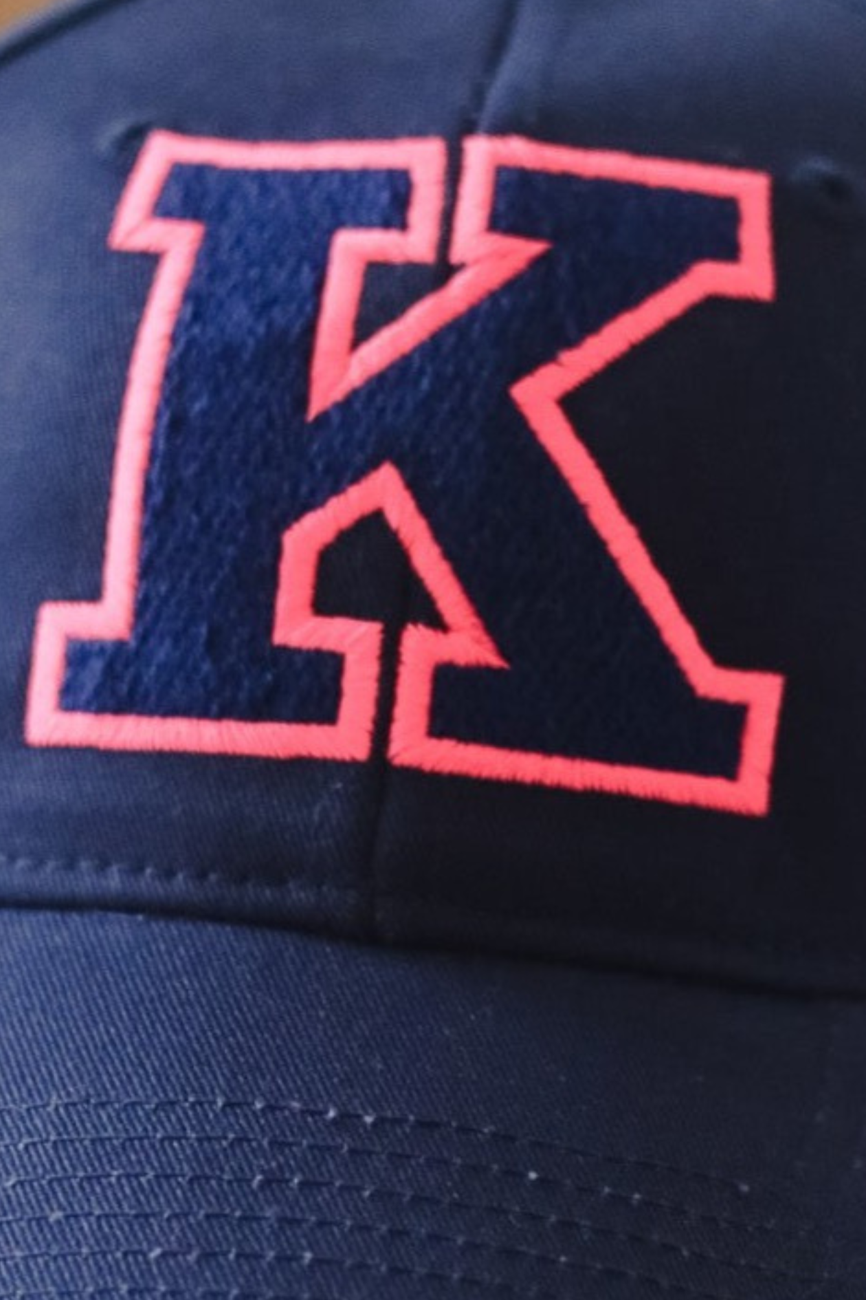 CAP K navy/ navy & neon pink