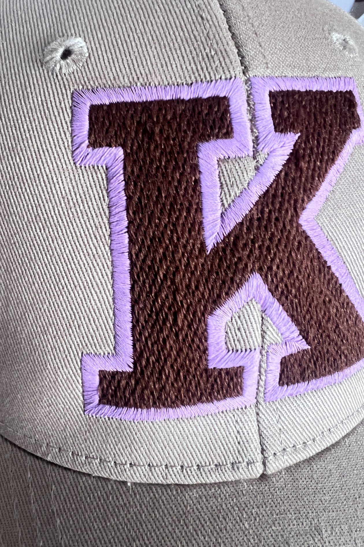 CAP K creme/ schoko-purple
