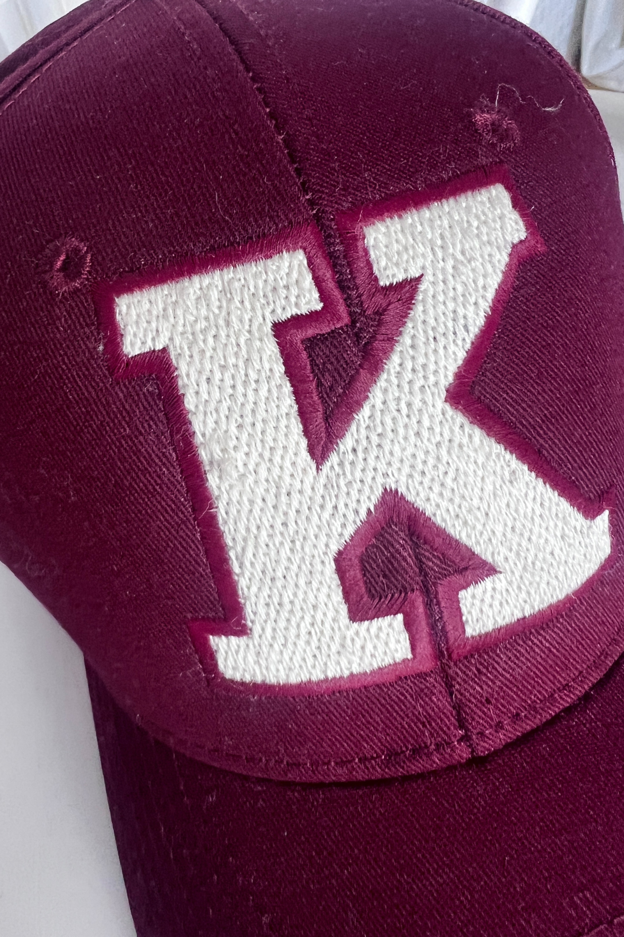 Cap K bordeaux/ creme
