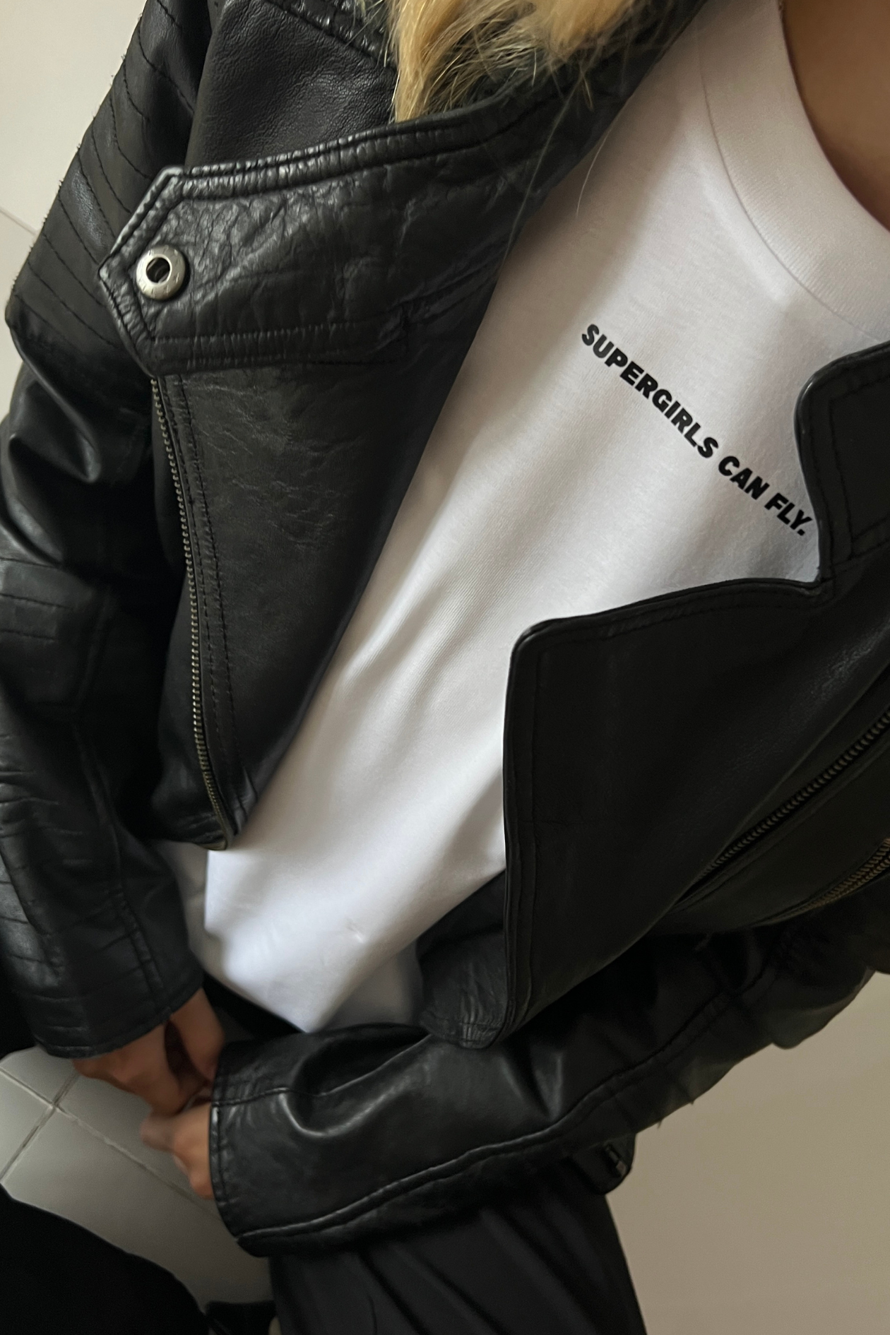 Shirt SUPERGIRLS CAN FLY white/ black