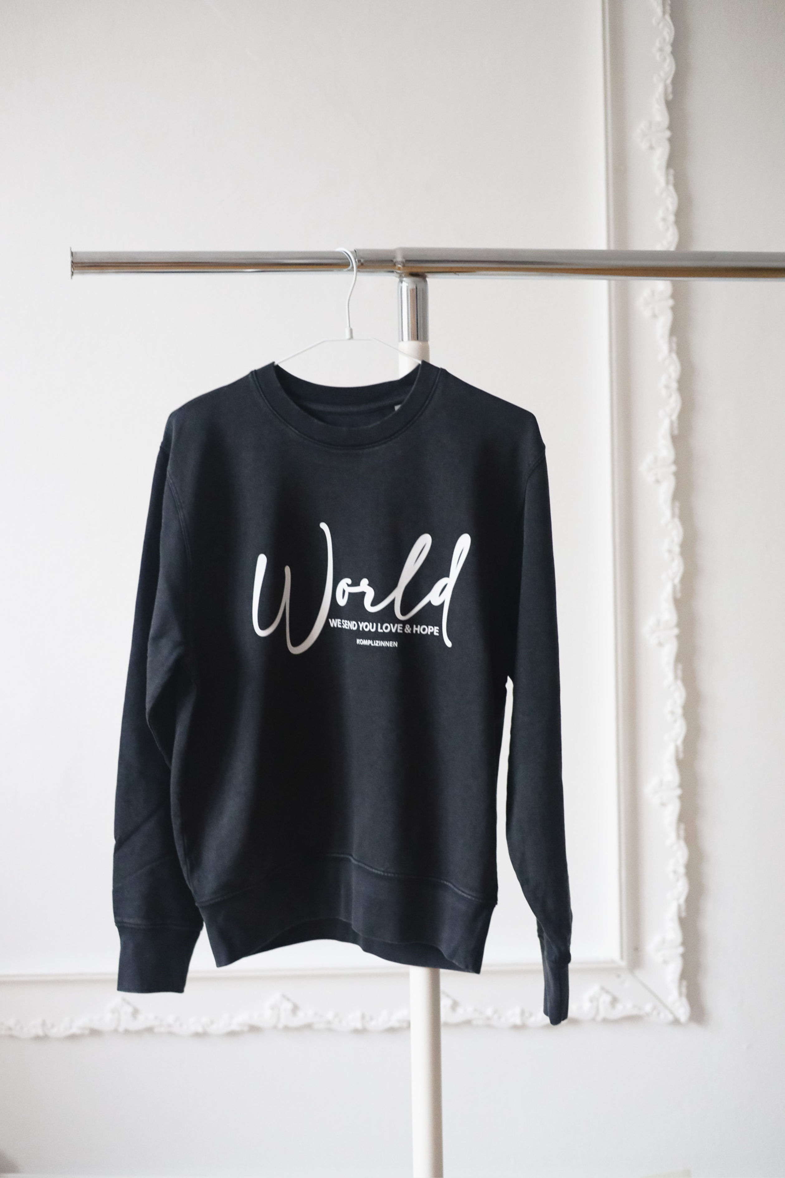 WORLD Sweater vintage black