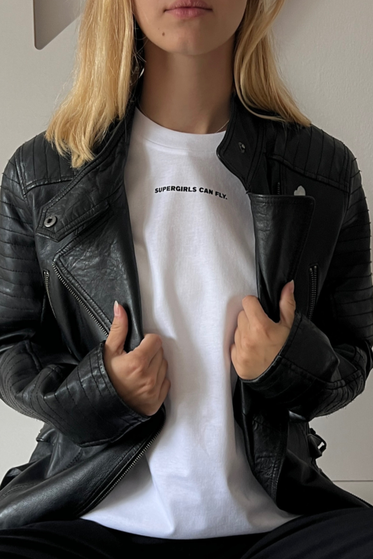 Shirt SUPERGIRLS CAN FLY white/ black