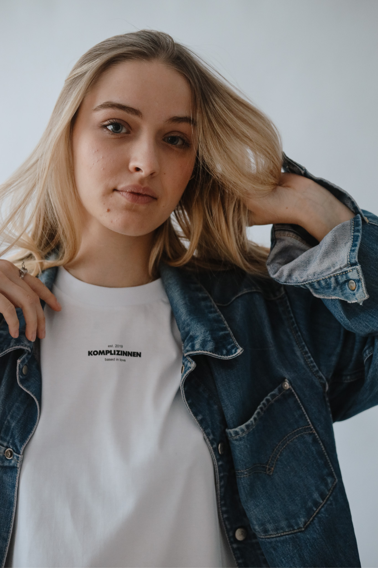 Shirt BASED IN LOVE white/ black