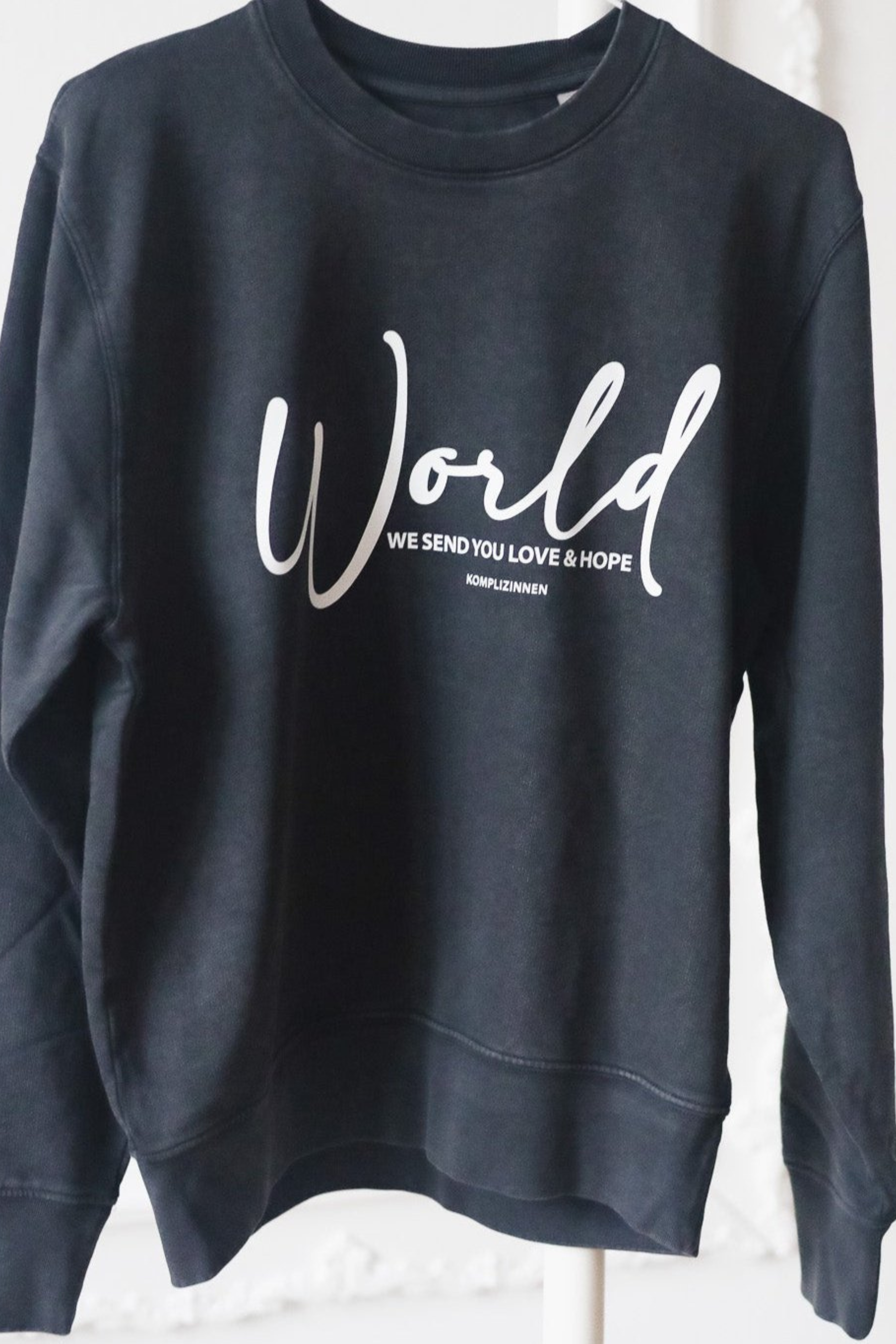 WORLD Sweater vintage black