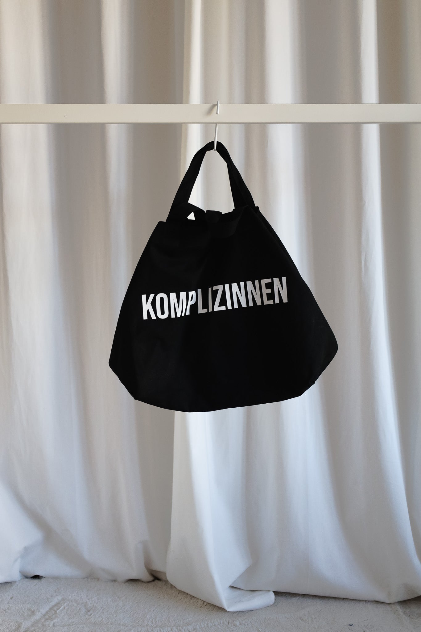 Shopper KOMPLIZINNEN black/ white