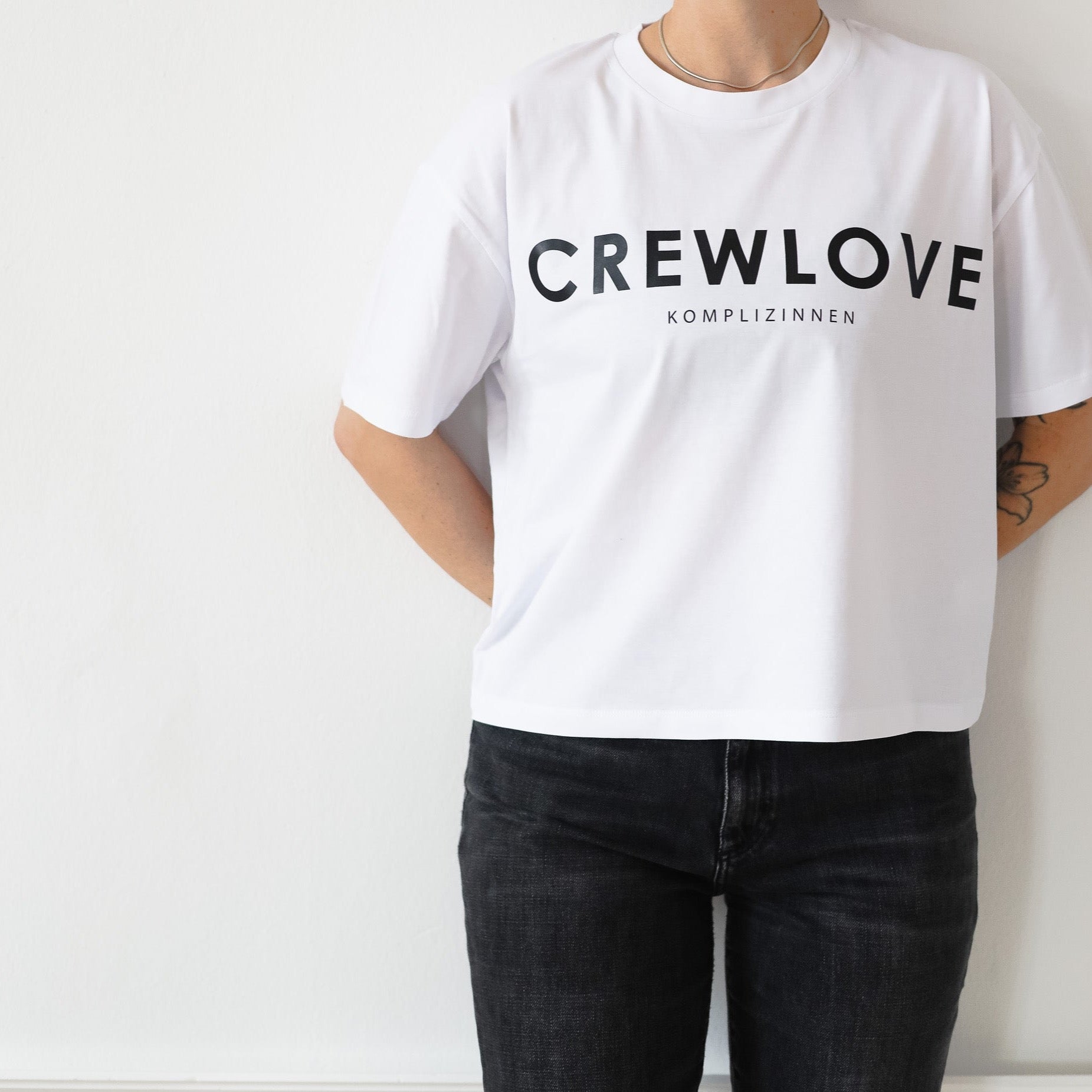 CREWLOVE Shirt weiß/ schwarz Crop