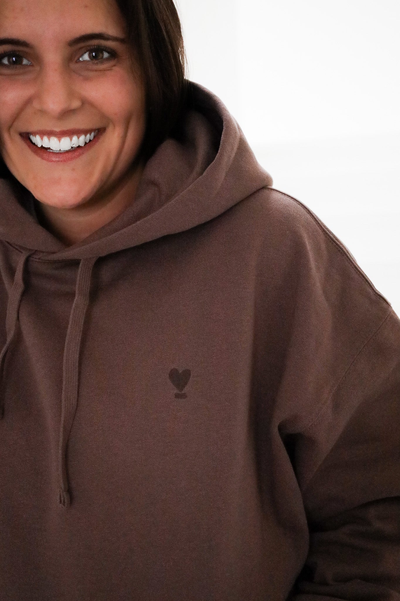 Hoodie WE LIFT LOVE brown