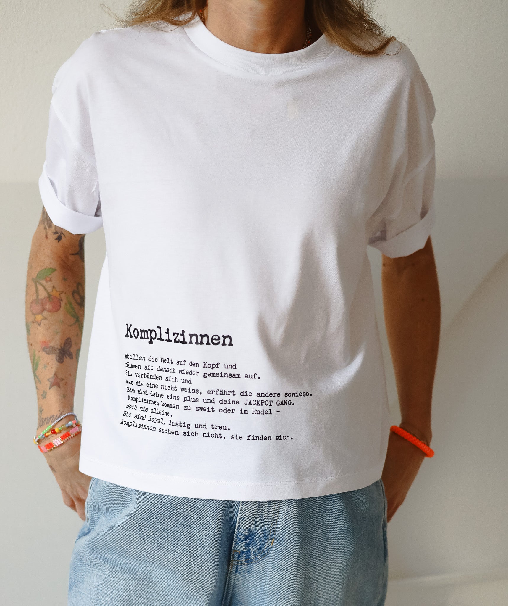 KOMPLIZINNEN Message Shirt Crop