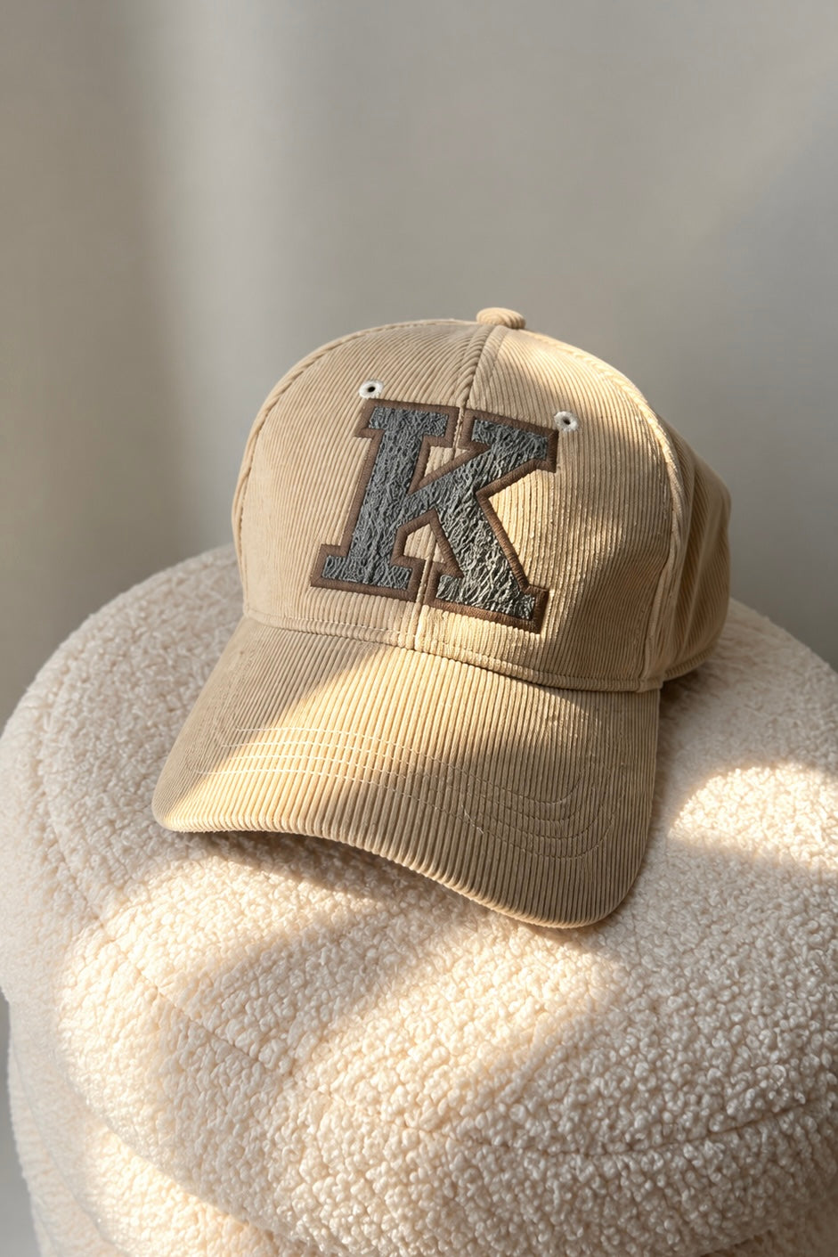 CAP K Cord creme/ grey