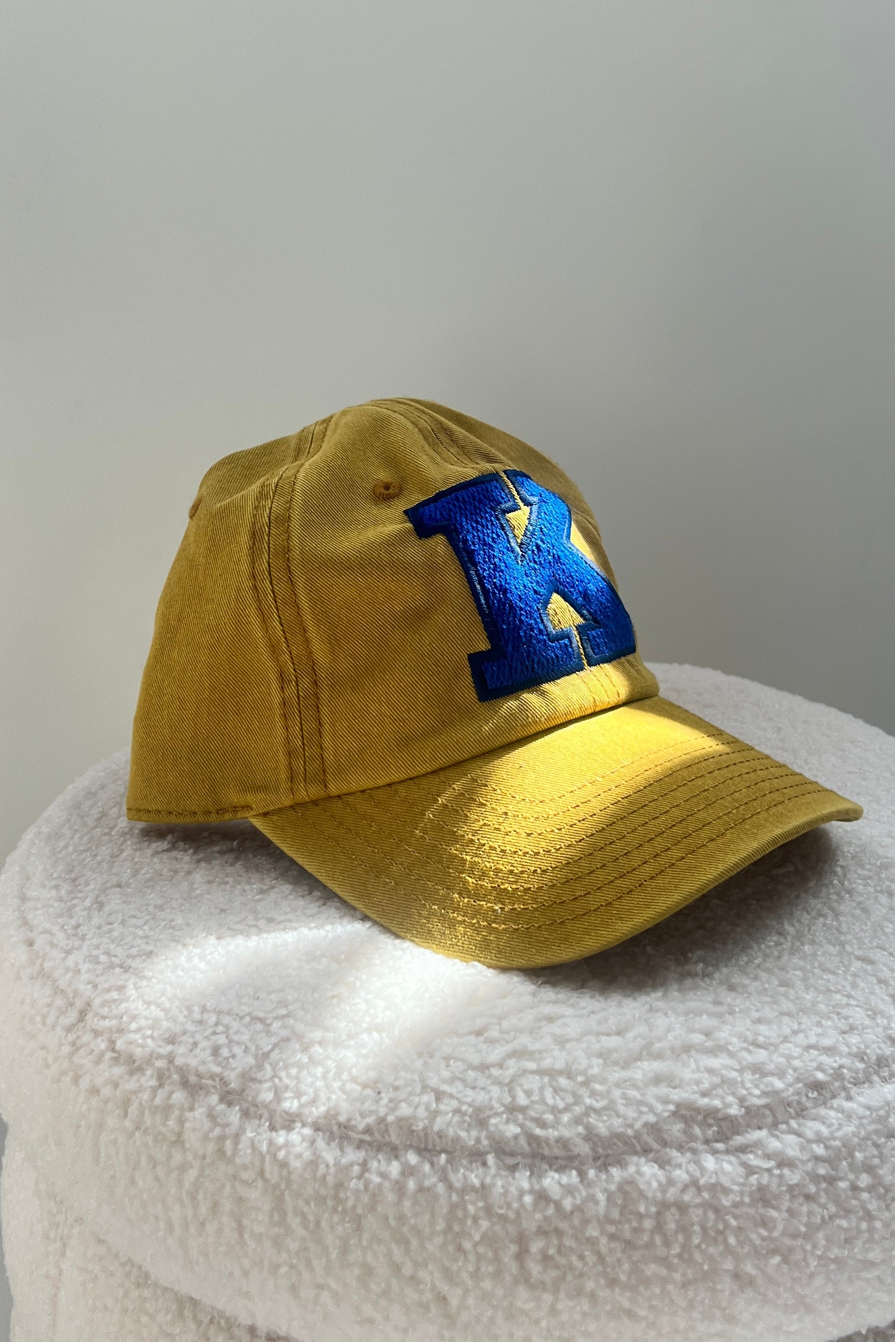 CAP K honey/ royal blue