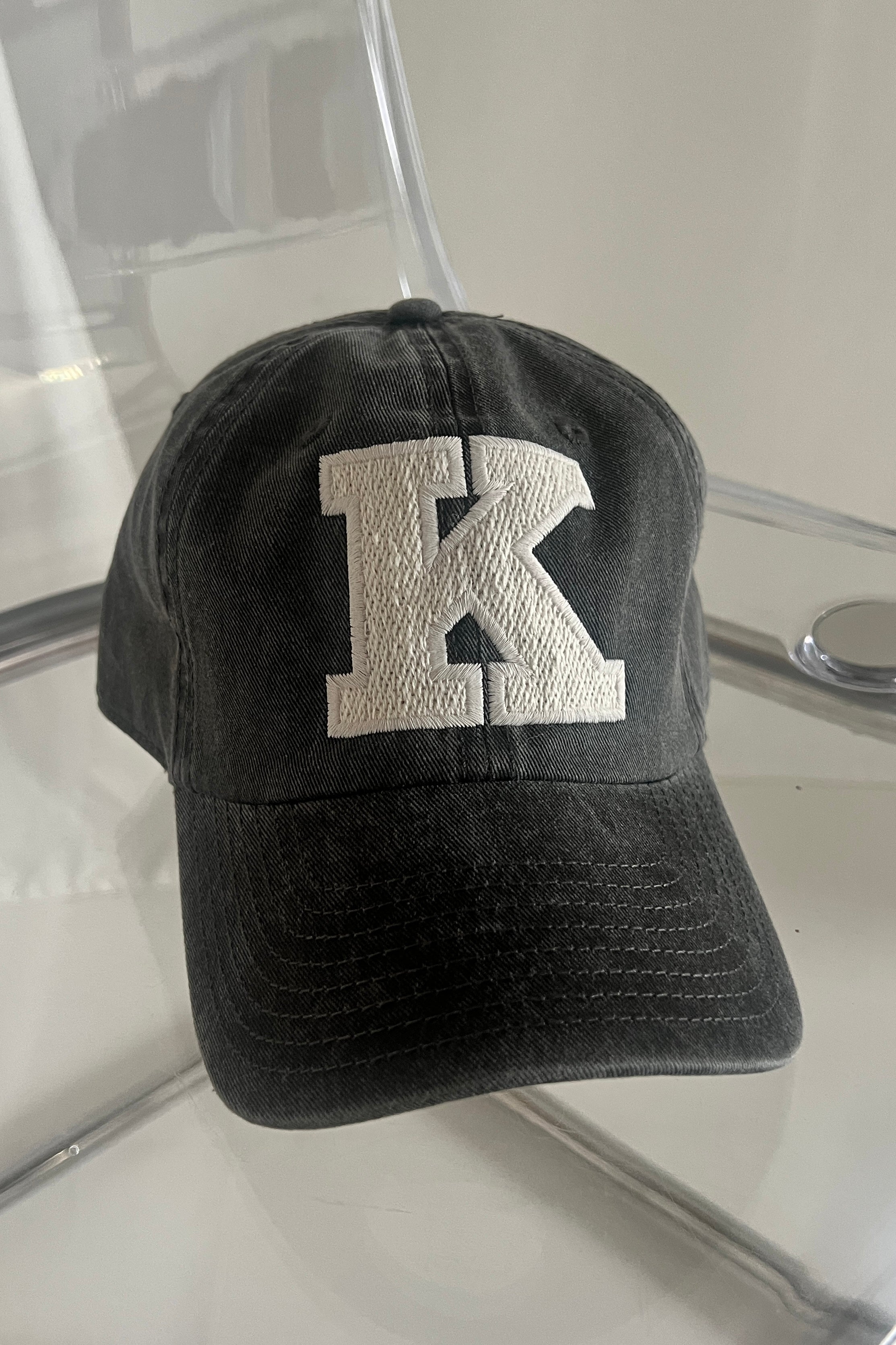 CAP K vint. grey/ white