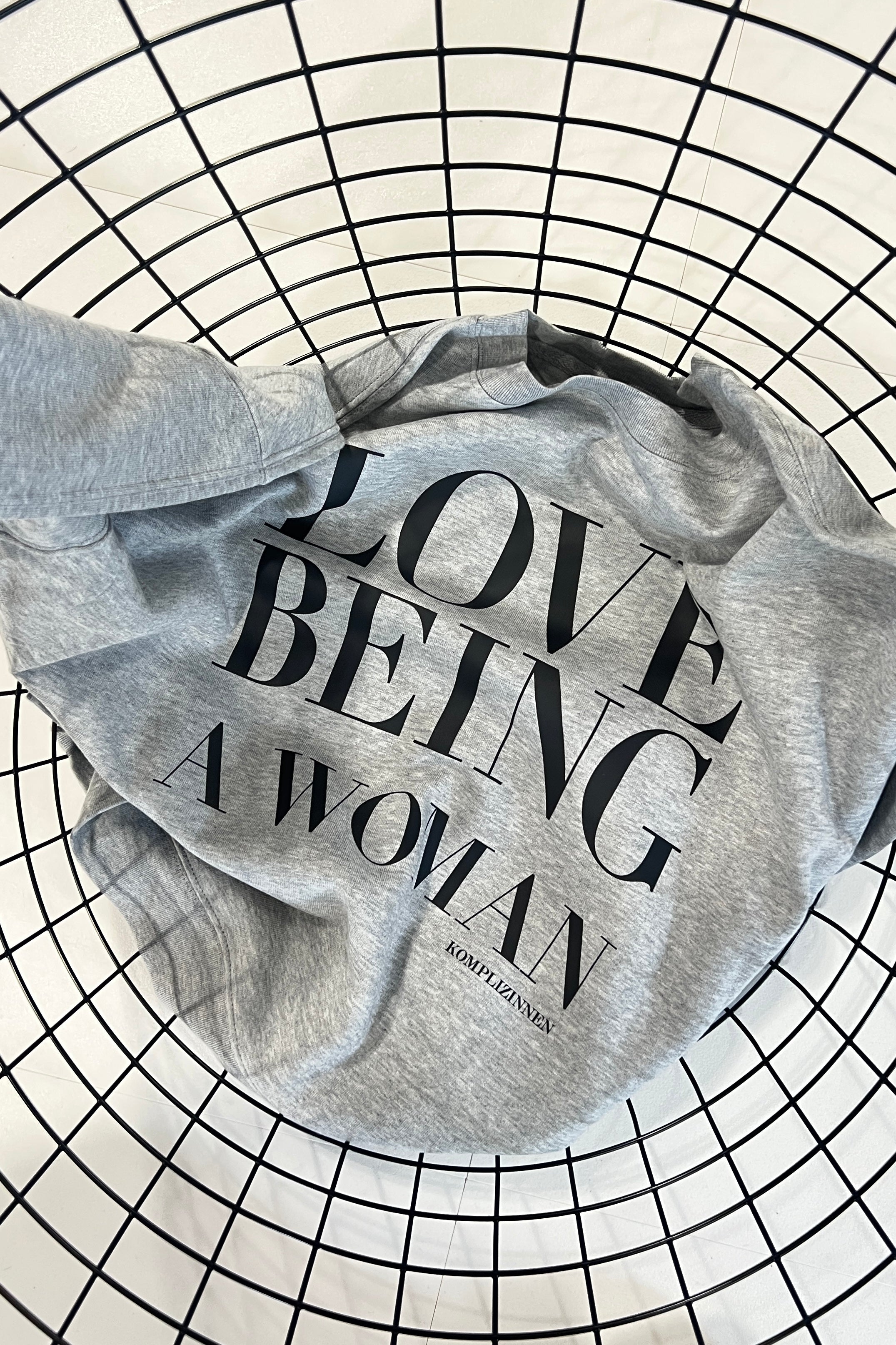 Sweater LOVE BEING A WOMAN