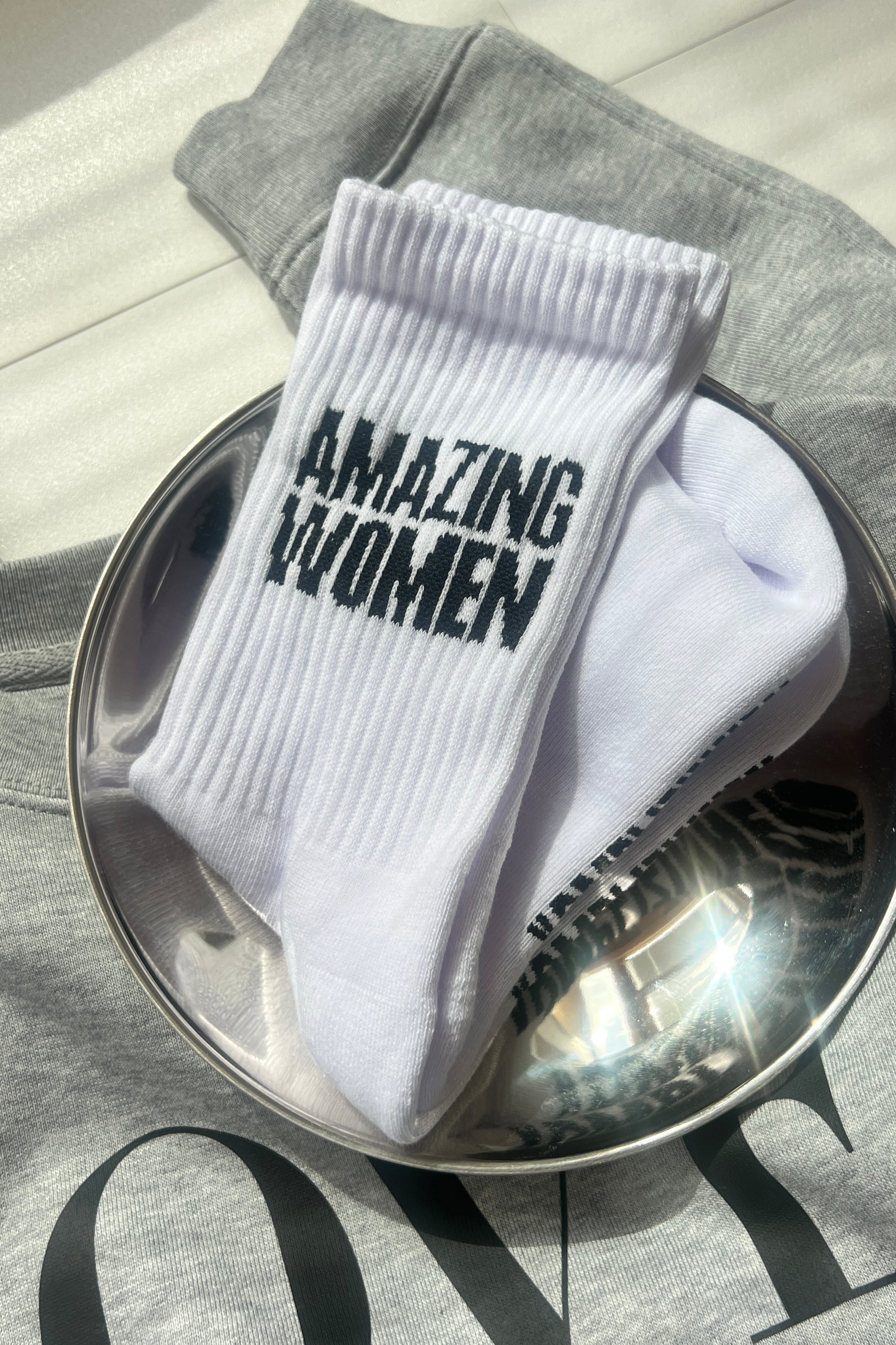 Socken AMAZING WOMEN/ white black