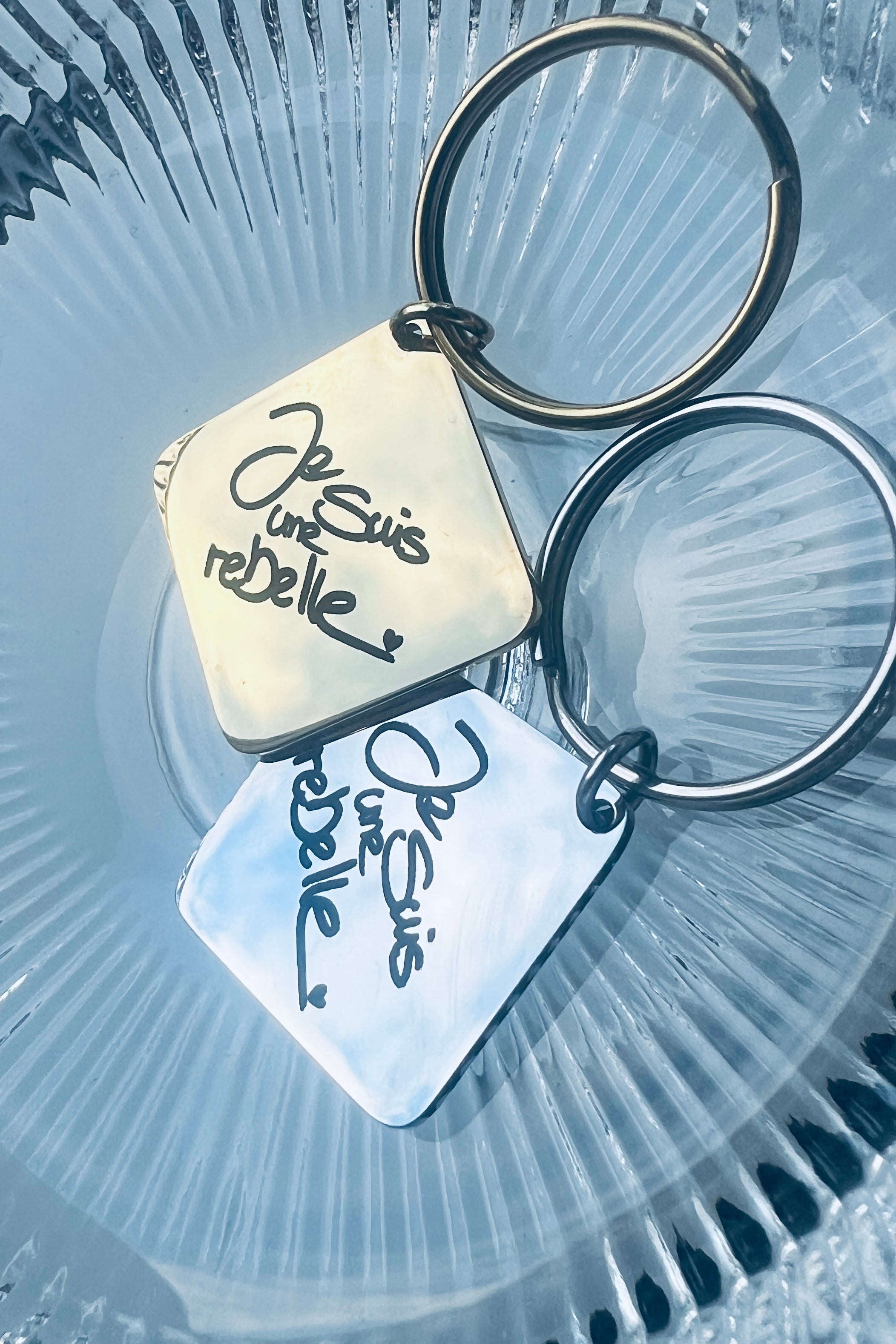 Schlüsselanhänger JE SUIS UNE REBELLE