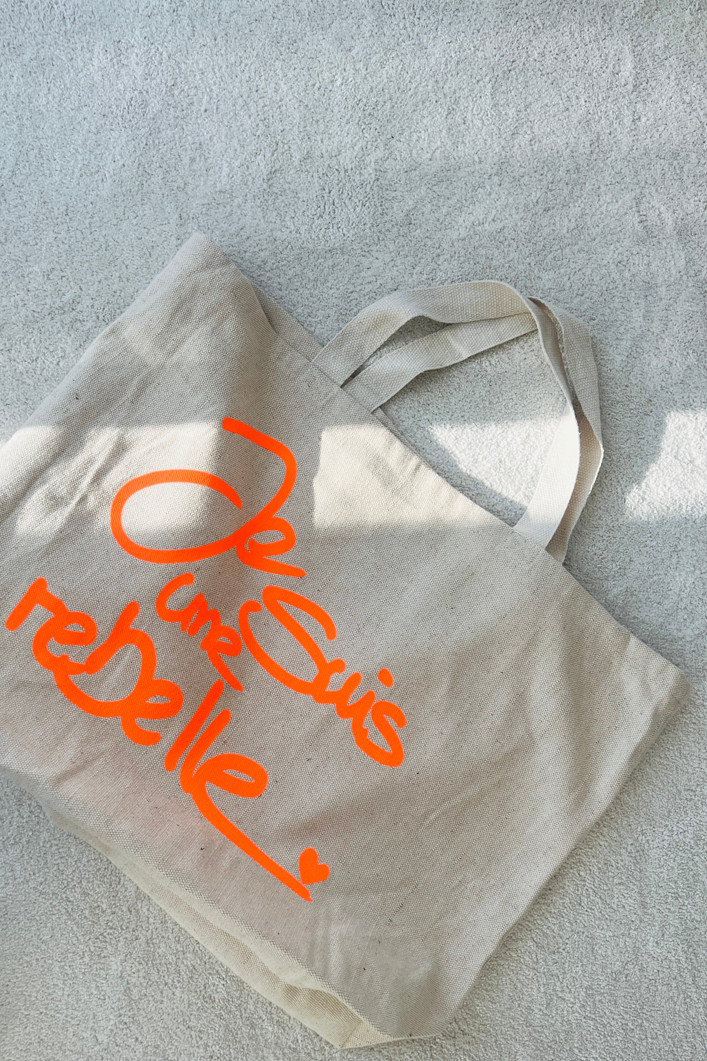 Shopper XL JE SUIS UNE REBELLE