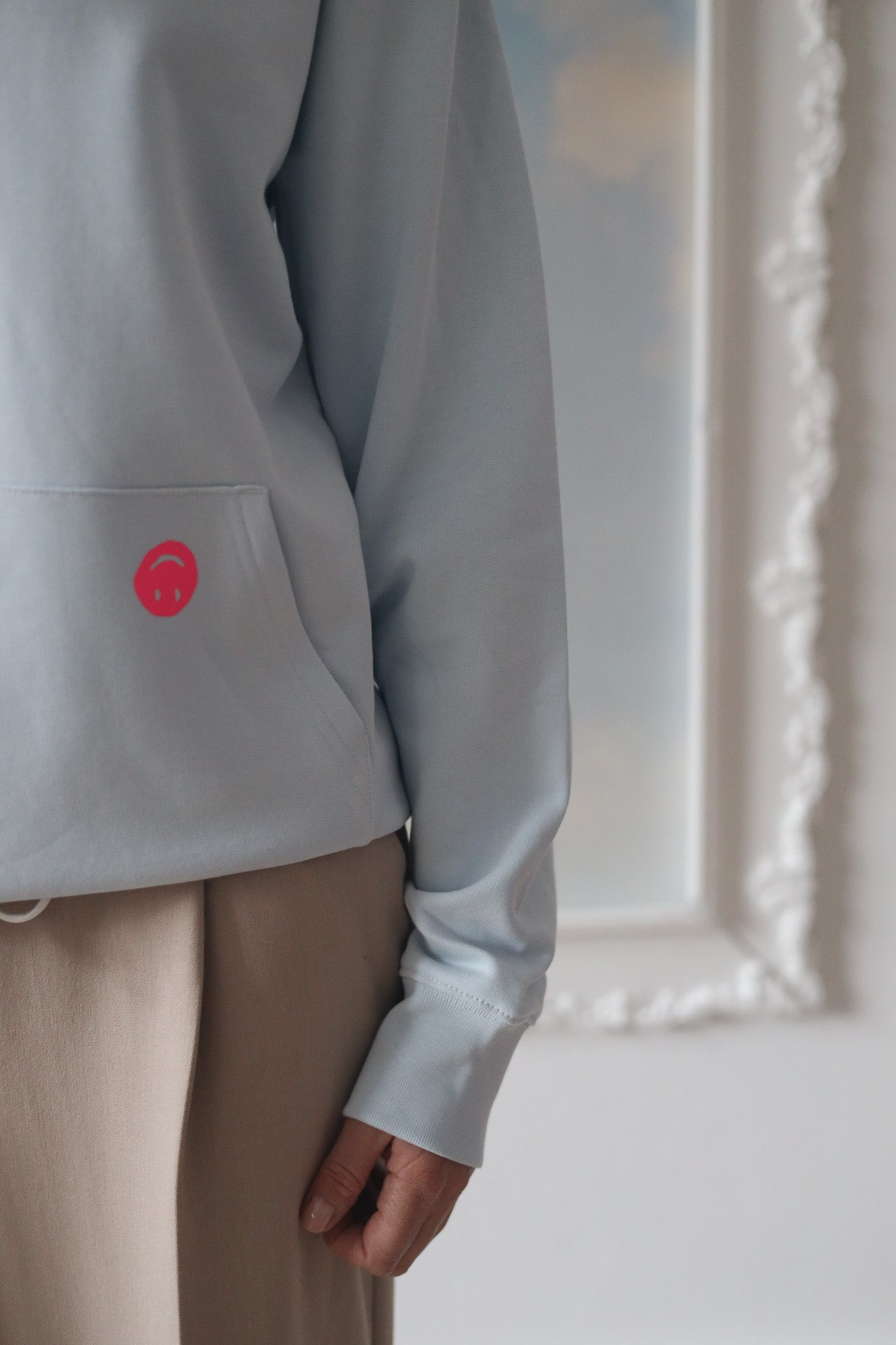 Smiley Hoodie 2.0 sky blue/ reflektive pink