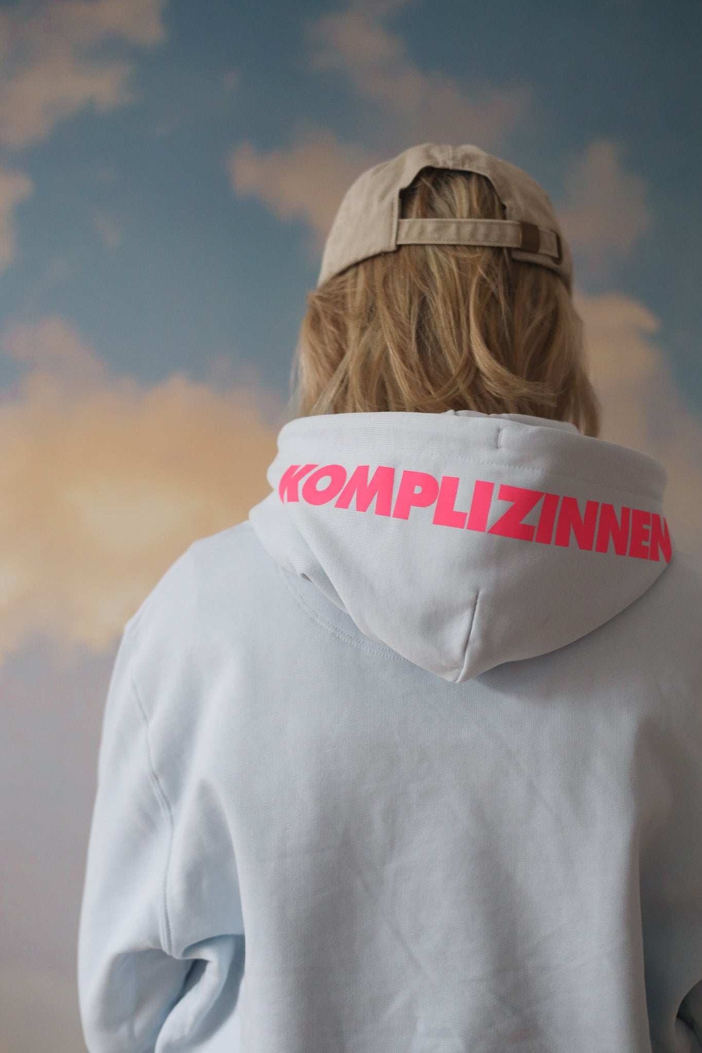Smiley Hoodie 2.0 sky blue/ reflektive pink