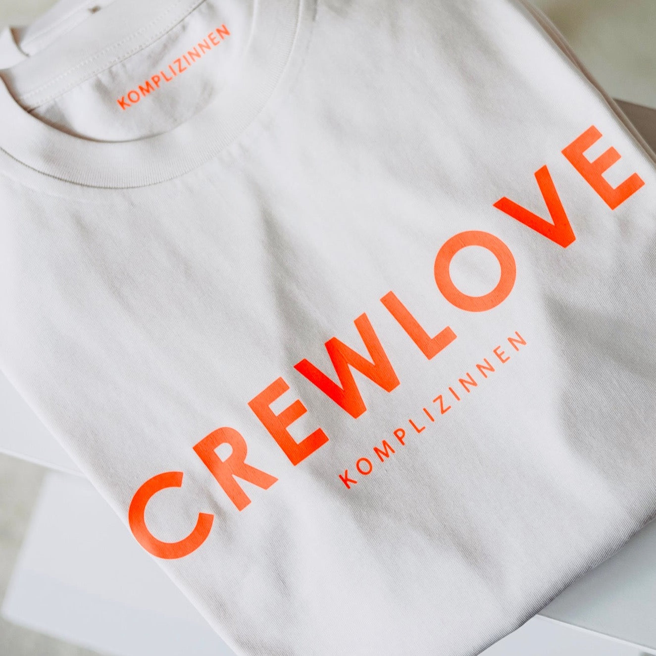 CREWLOVE Shirt offwhite/ neon orange