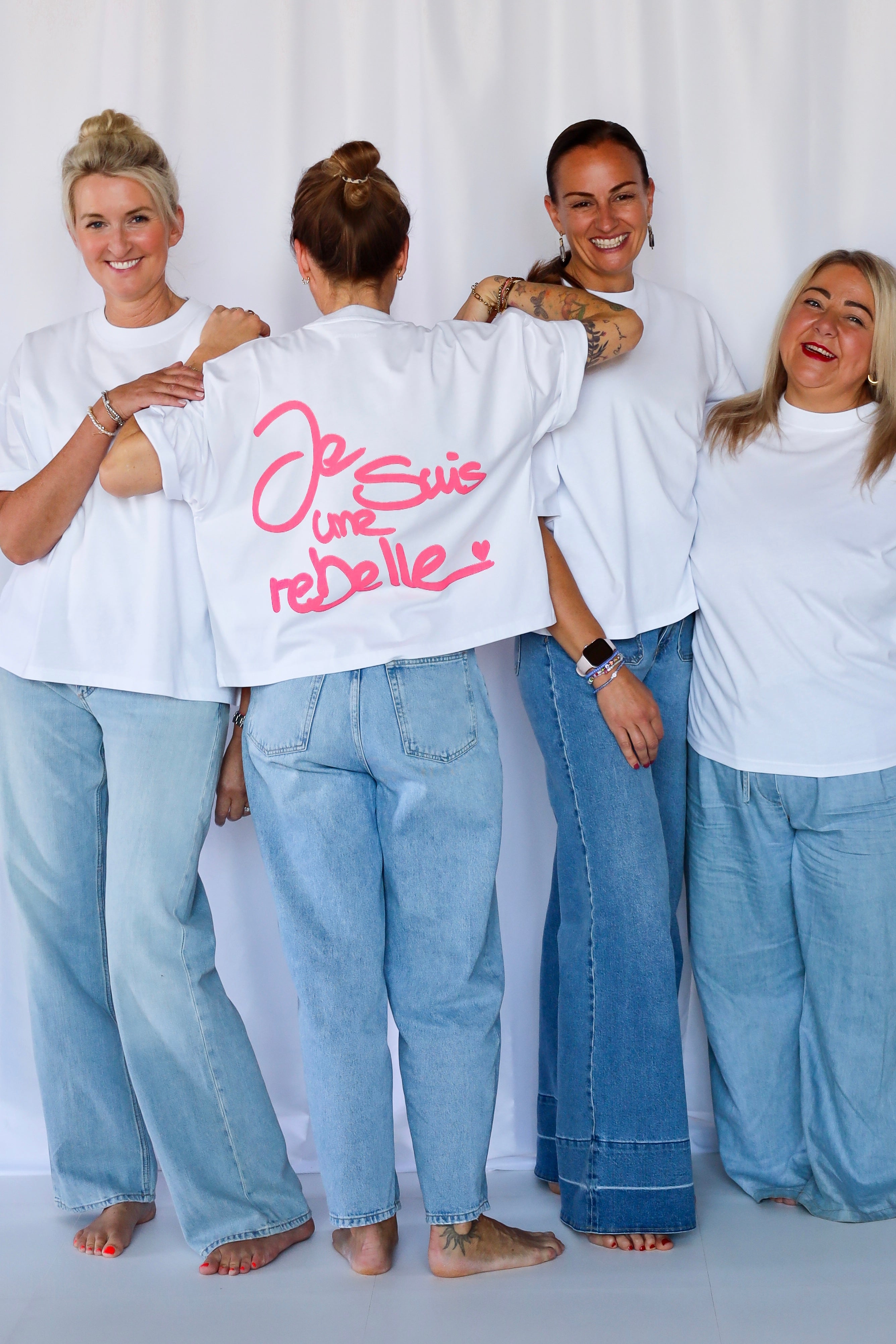 Shirt oversized UNE REBELLE weiß/ neon pink