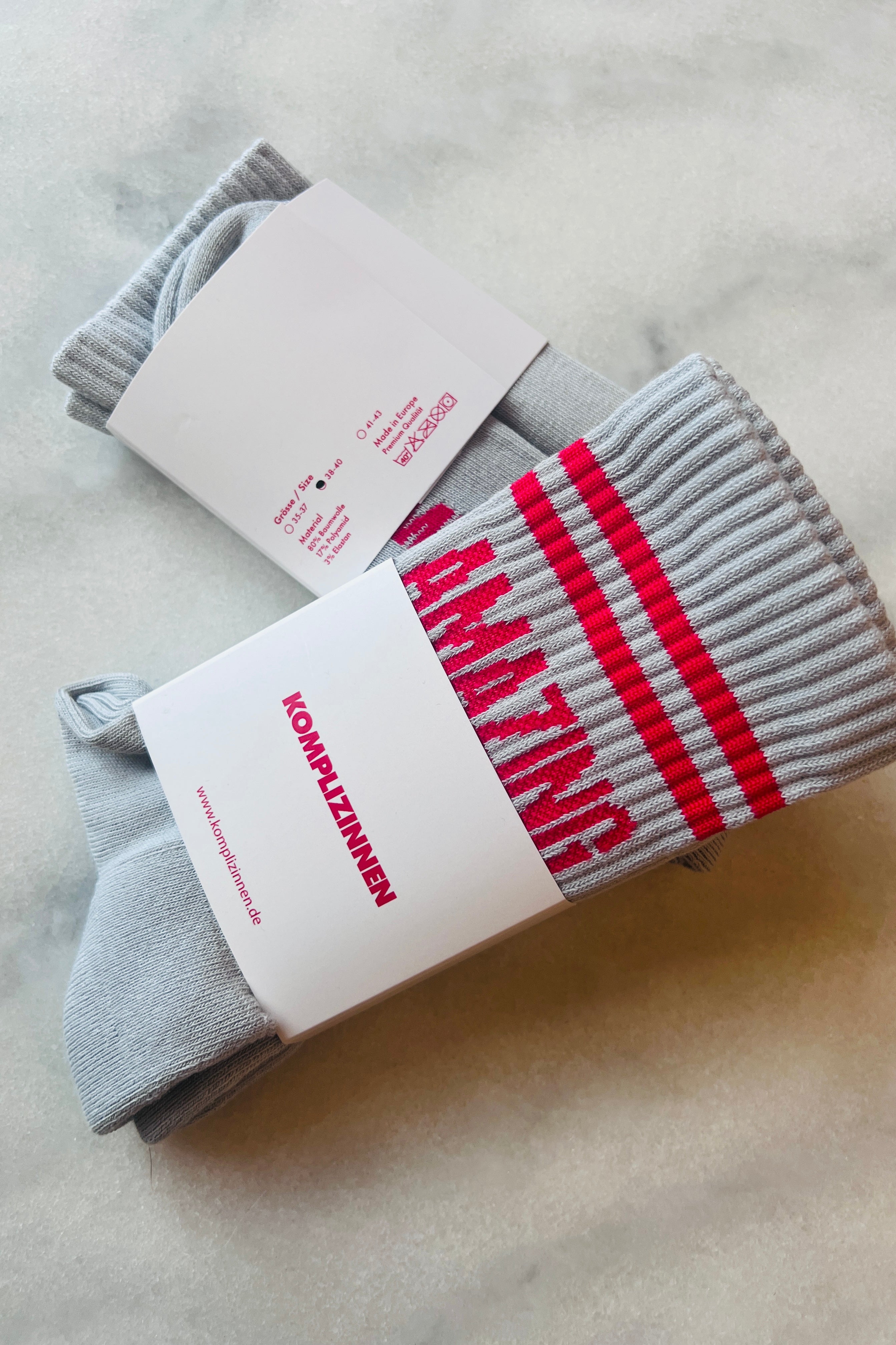 AMAZING WOMEN Socken grey/ red