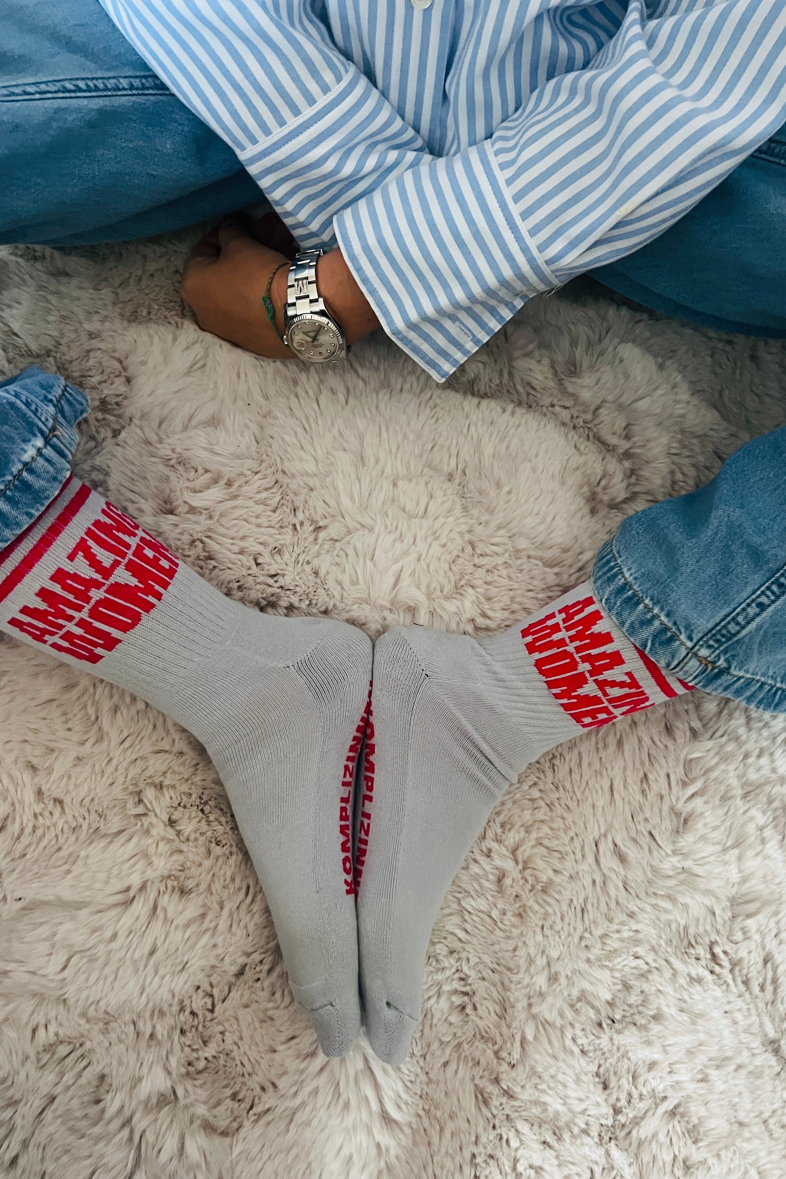 AMAZING WOMEN Socken grey/ red