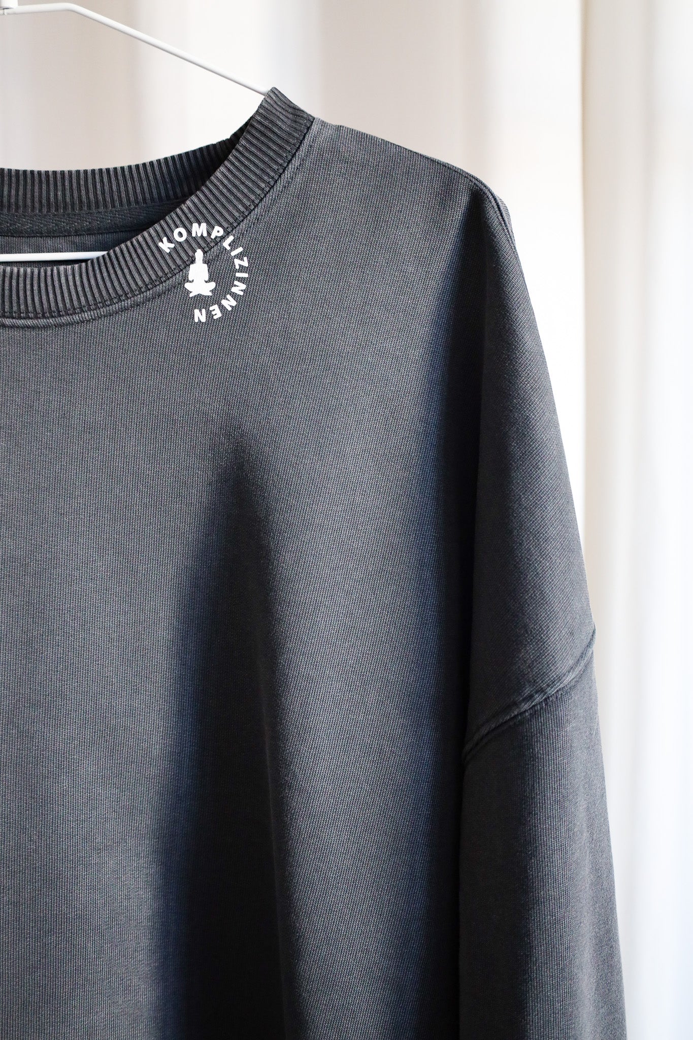 ENERGY Yoga Sweater vintage black