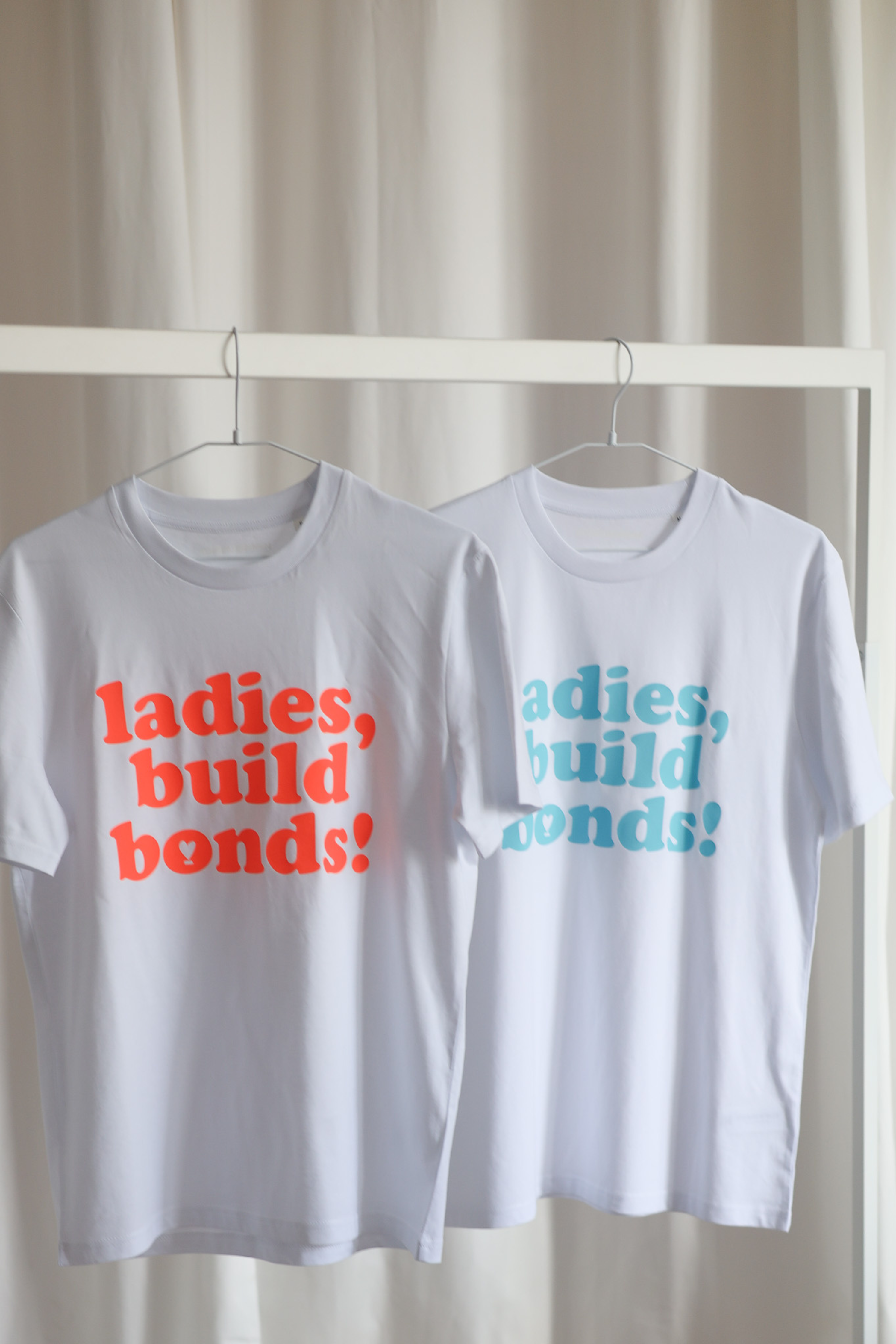 Shirt LADIES, BUILD BONDS! white/ orange