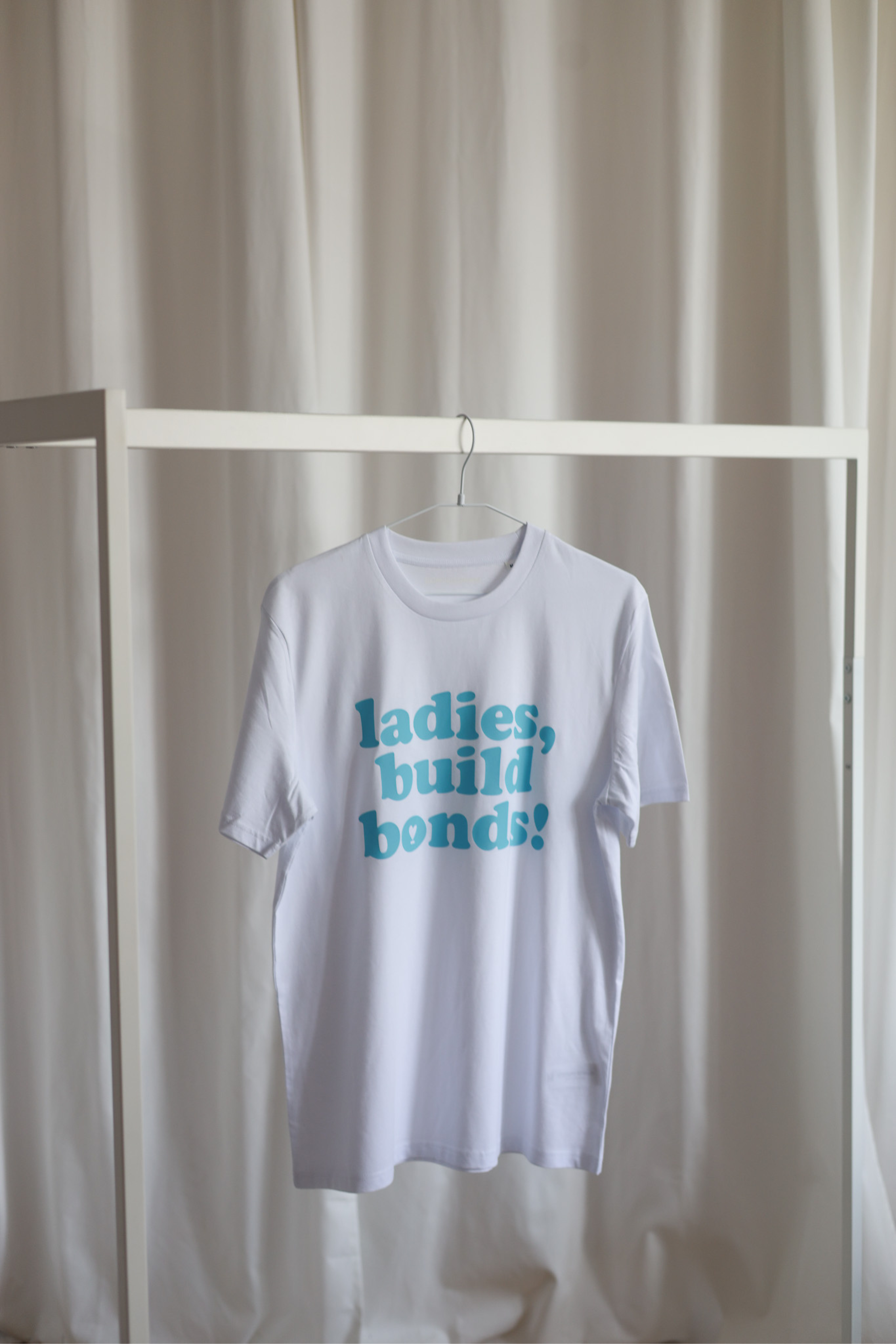 Shirt LADIES, BUILD BONDS! white/ blue