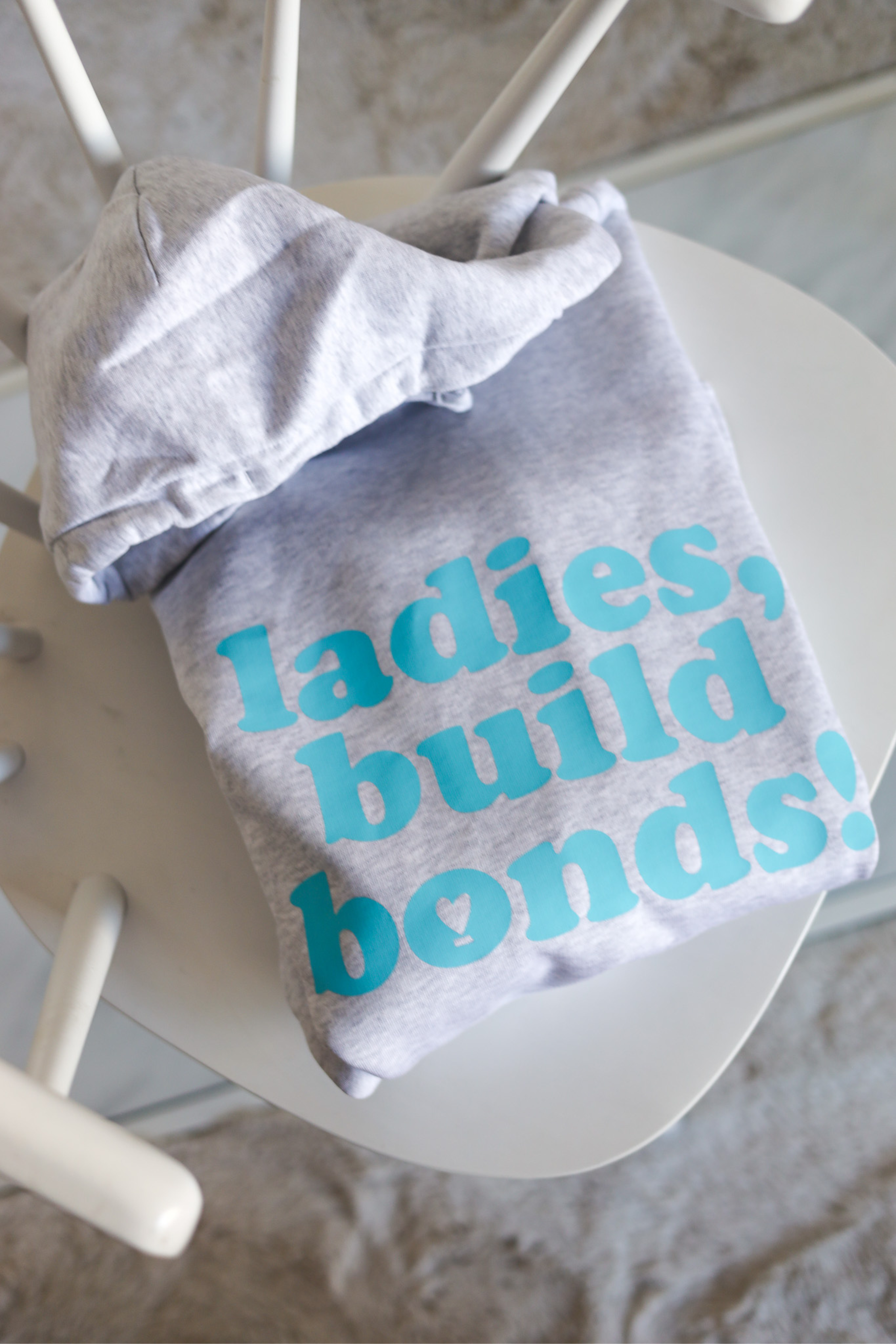 Hoodie Crop LADIES; BUILD BONDS! grey/ blue