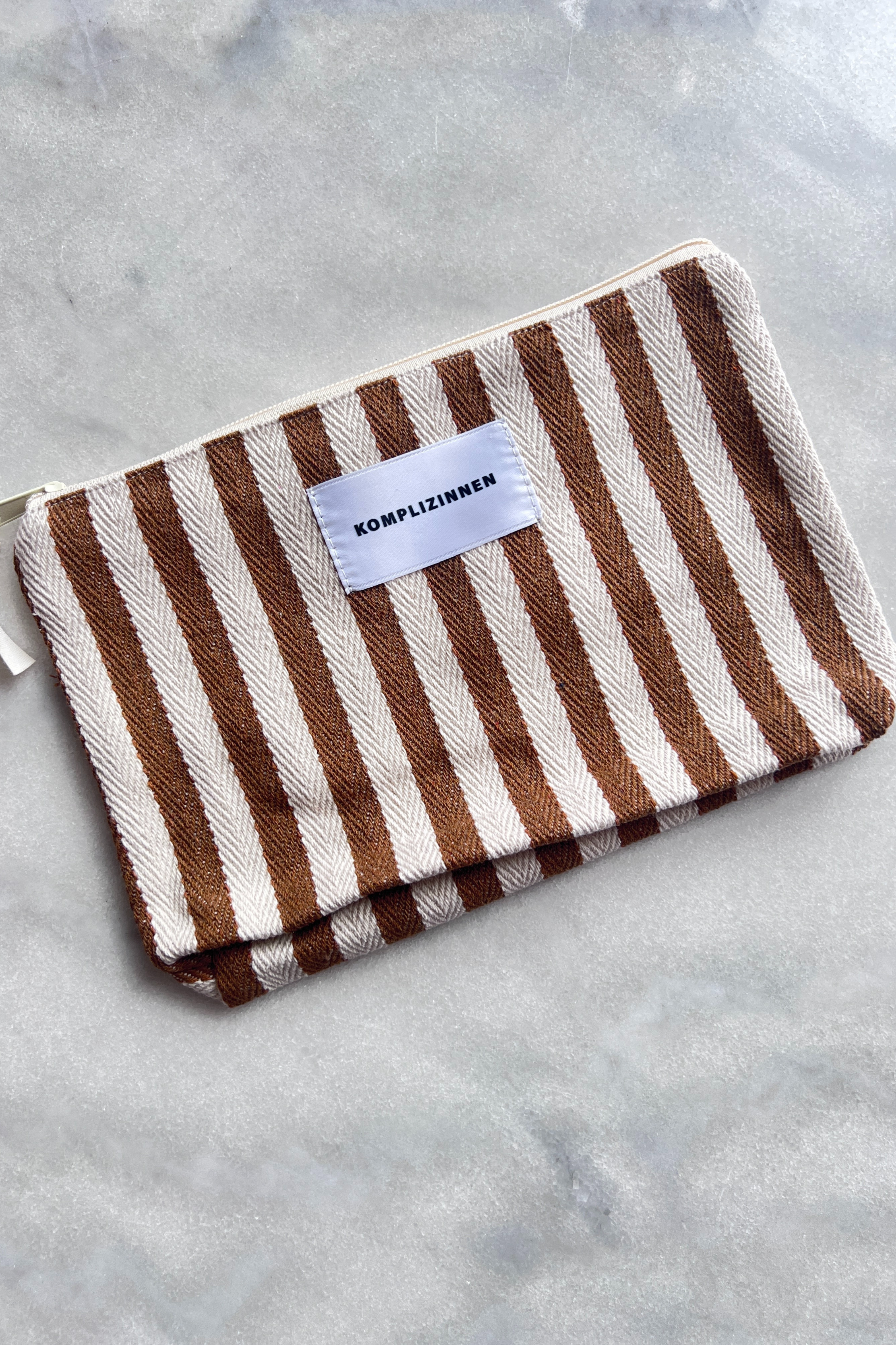 Pouchette brown stripes