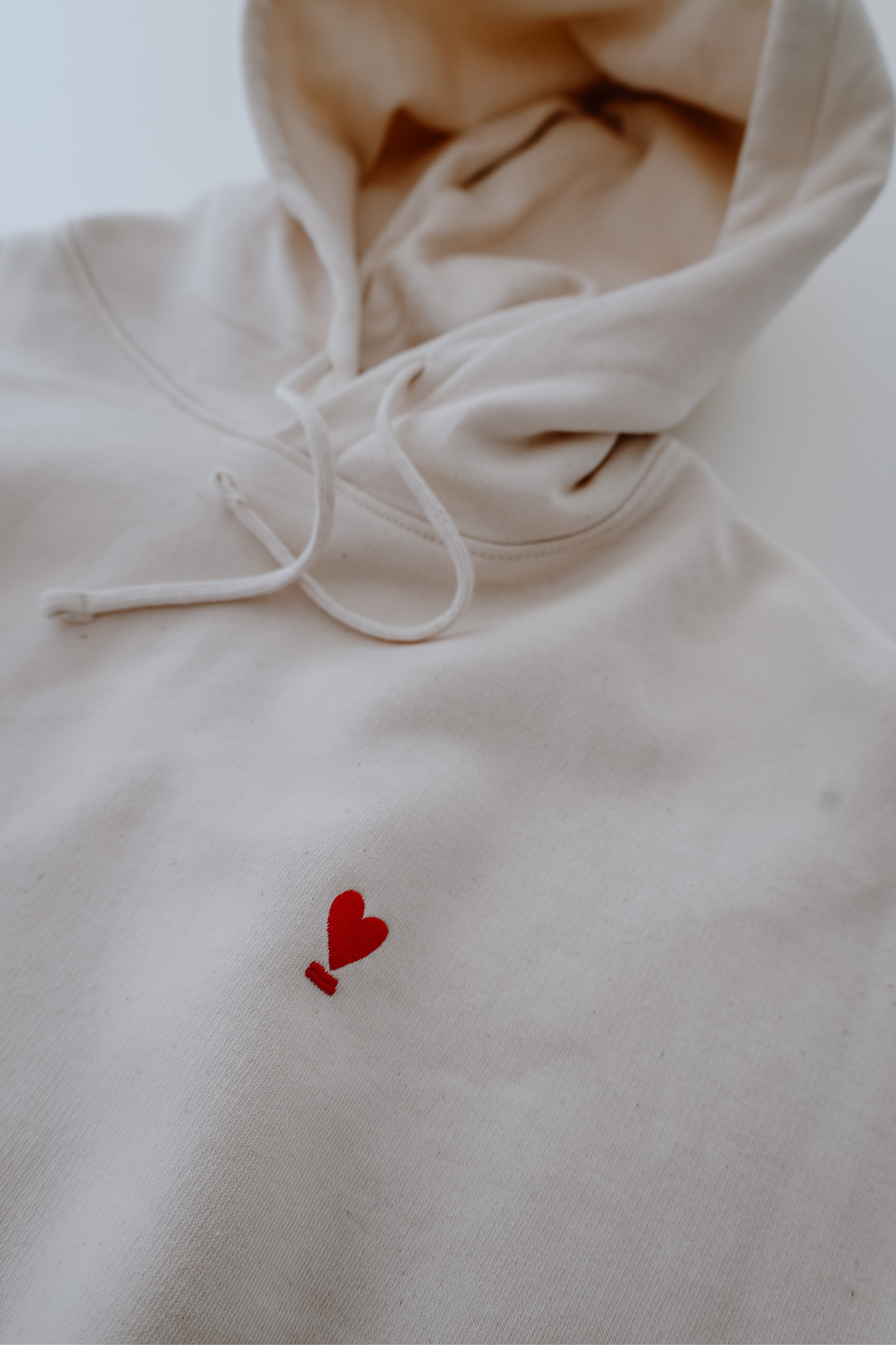 Hoodie Crop WE LIFT LOVE natural white/ red