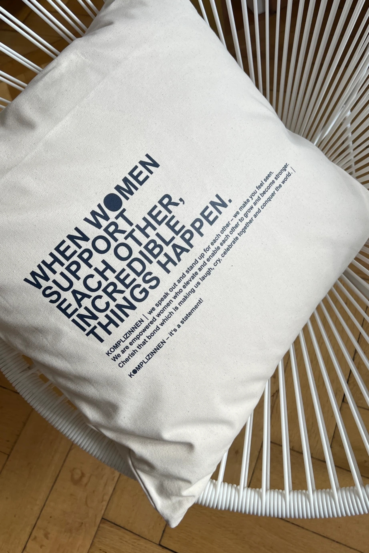 WOMEN Kissenhülle
