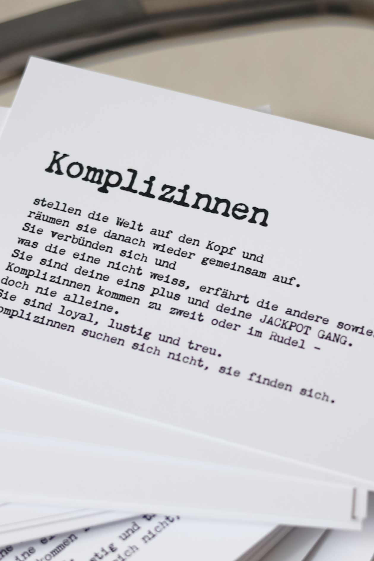 KOMPLIZINNEN TEXT Postkarte